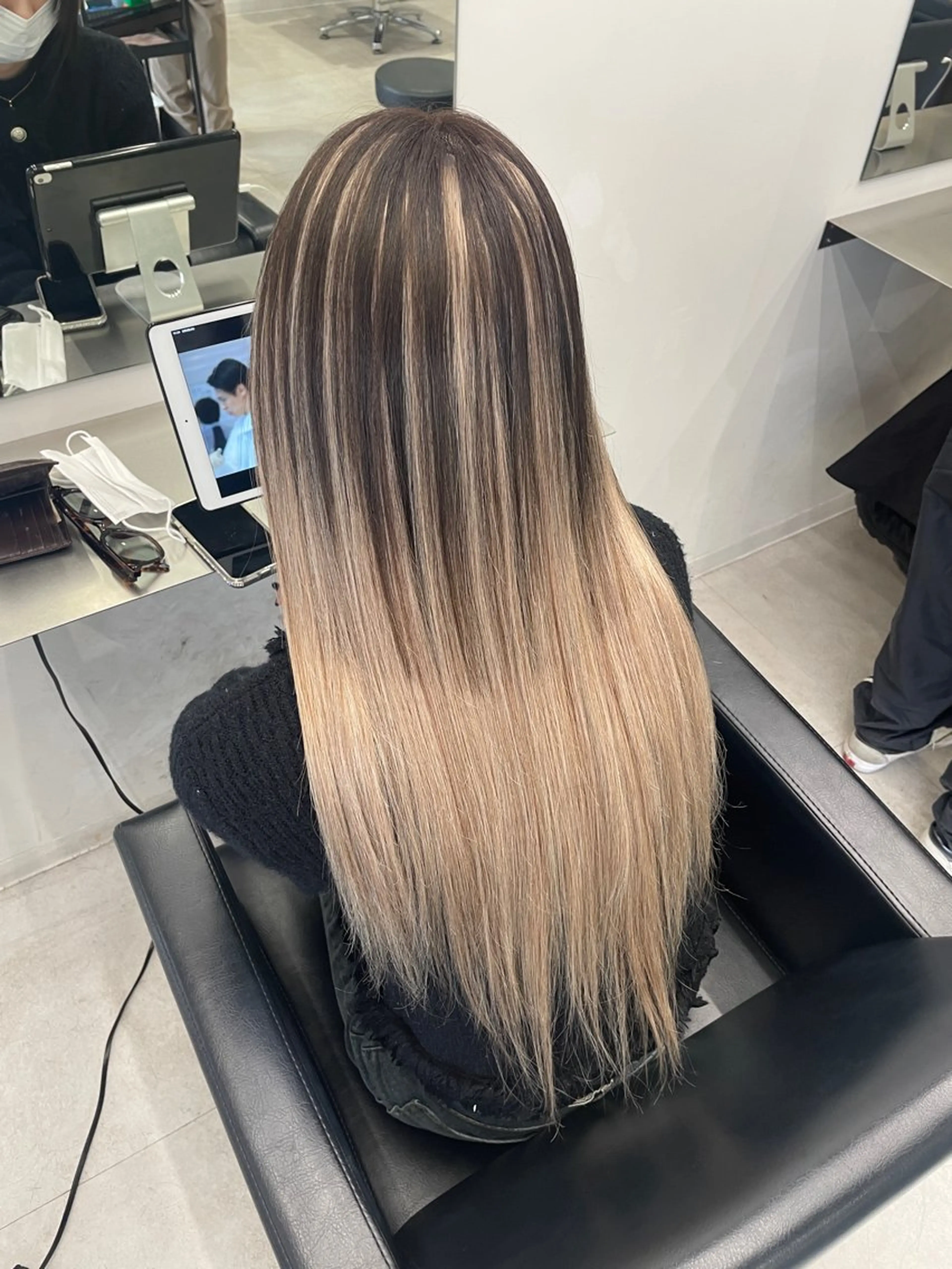 ロング レイヤーカット ヘアカラー エクステ MIHO☾·̩͙⋆ Kroのヘアスタイル