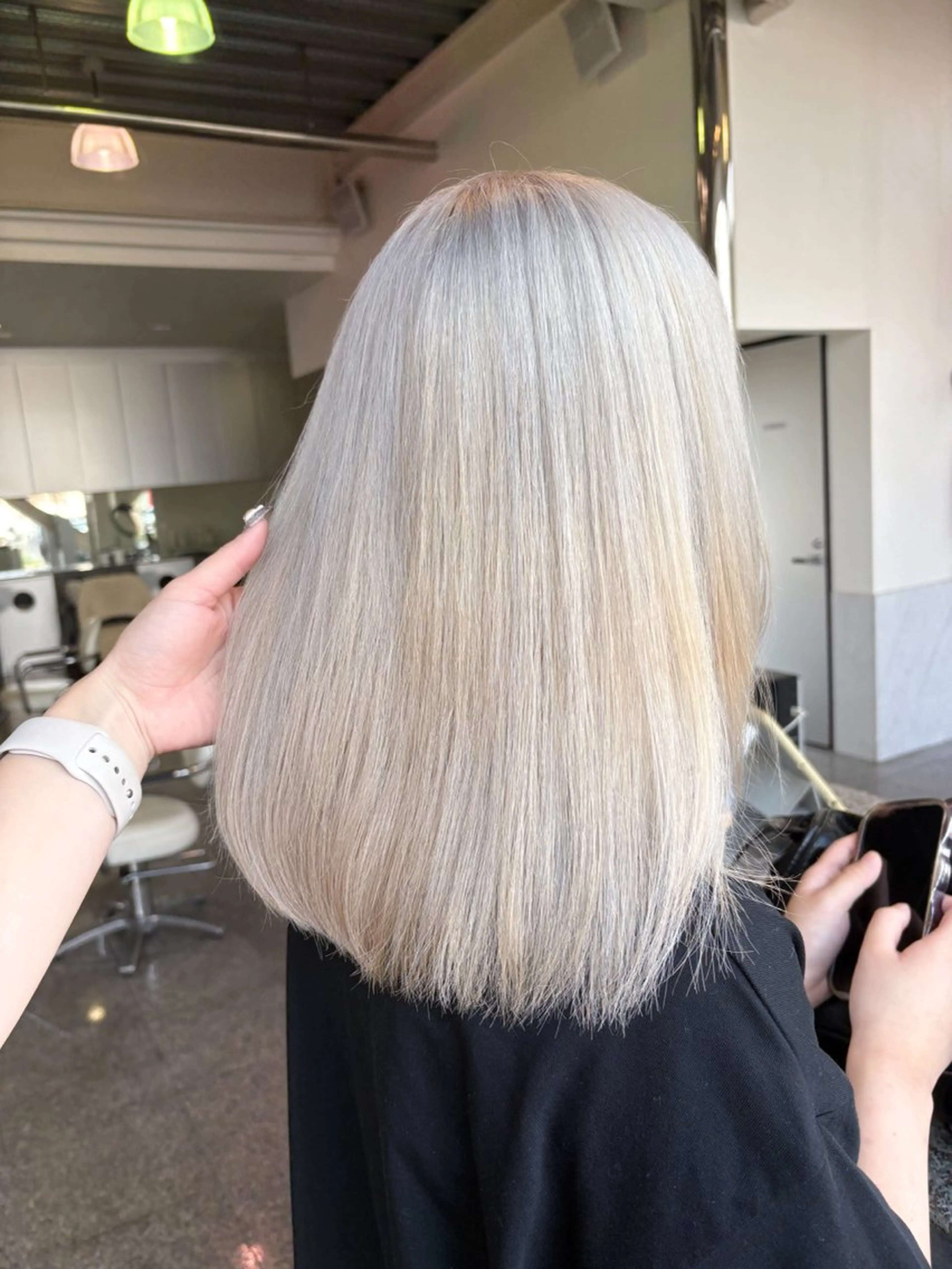 ミディアム カラー ブリーチ ヘアカラー トリートメント ハイトーン/ブリーチ 🤍足立里湖のヘアスタイル