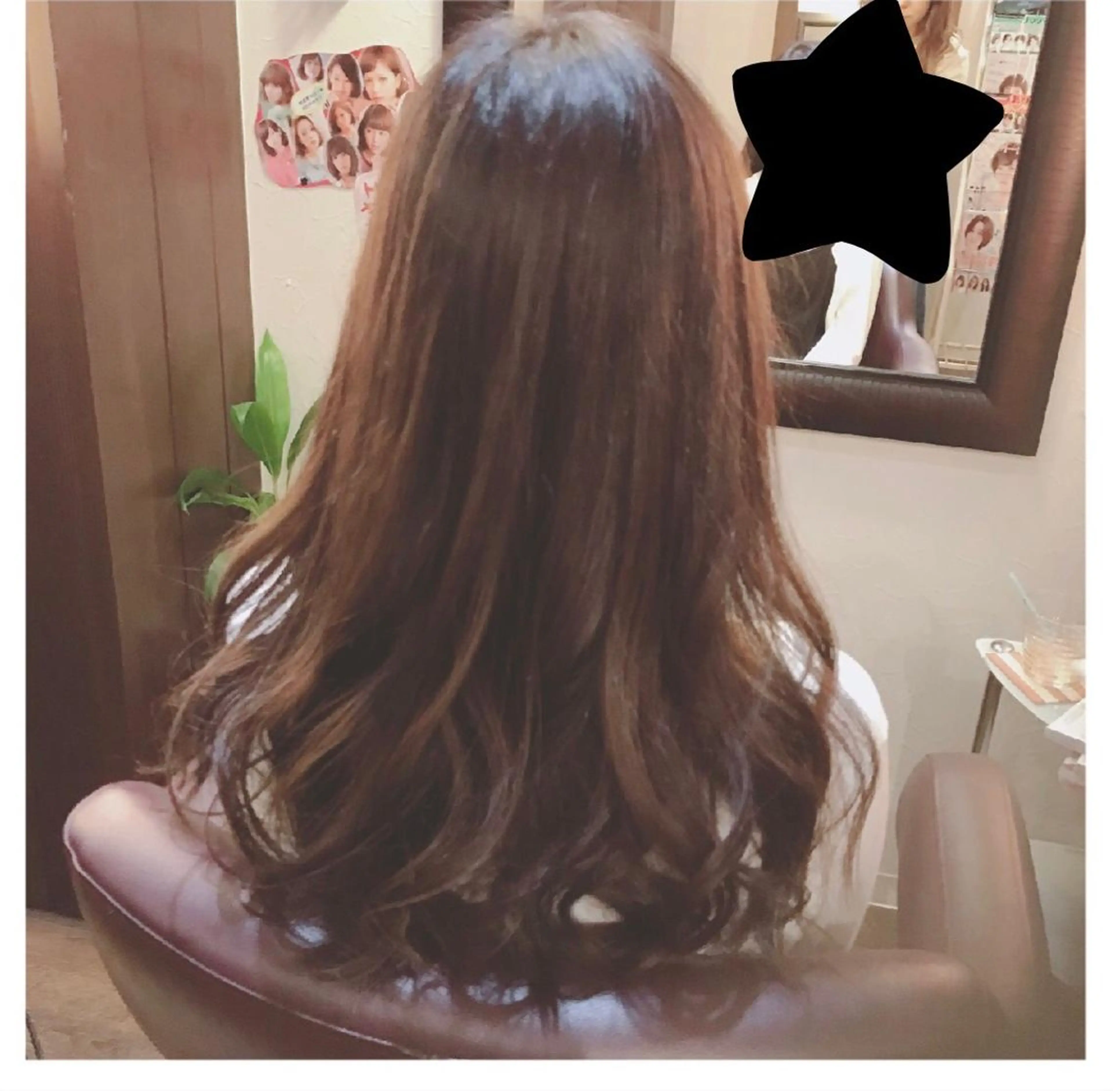 ロング トモタニ ミオのヘアスタイル
