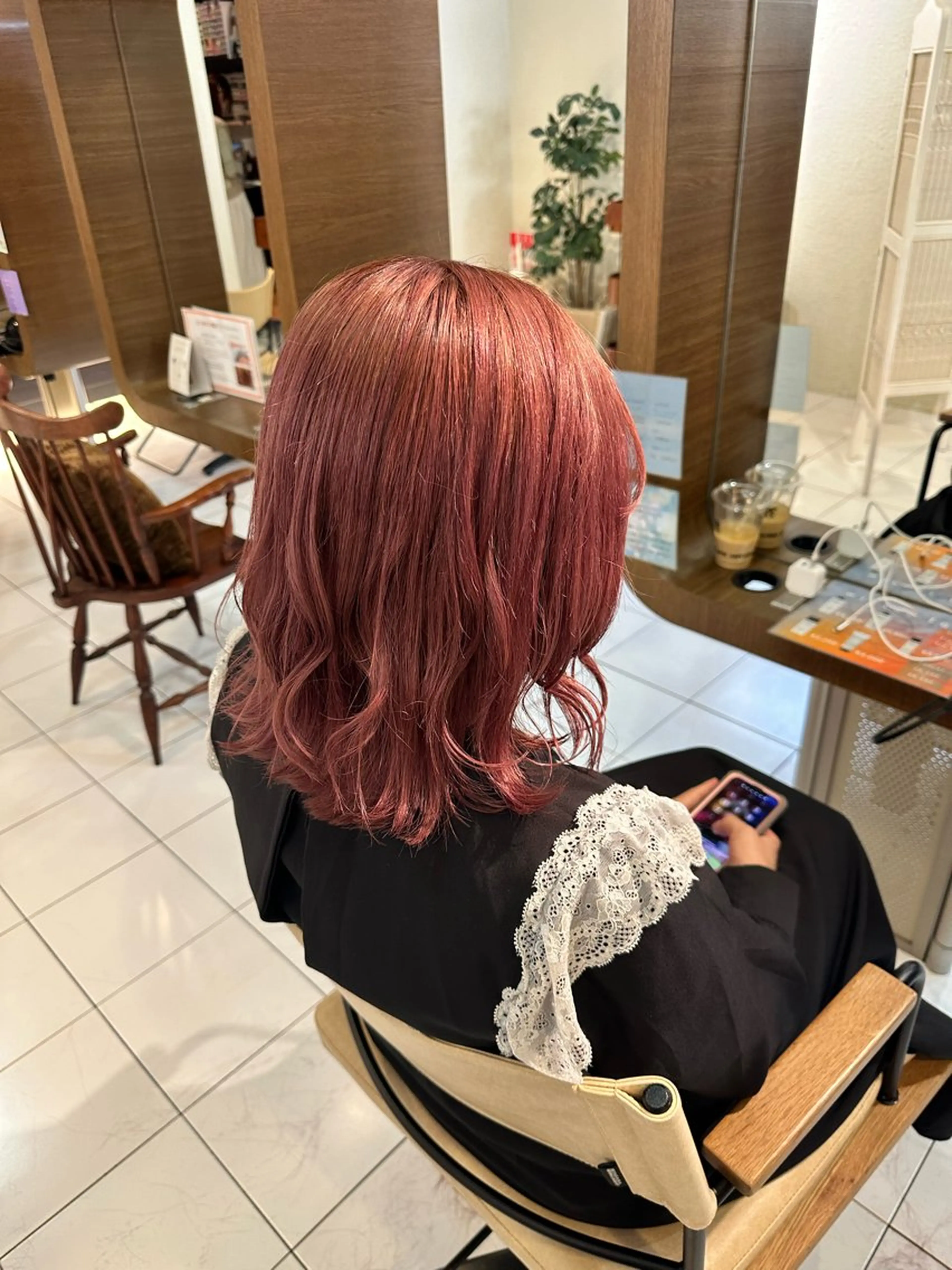 ミディアム カラー ベージュカラー ブリーチ ピンクカラー ピンクベージュ カット ヘアカラー アニメオタク美容師✂ miharuのヘアスタイル