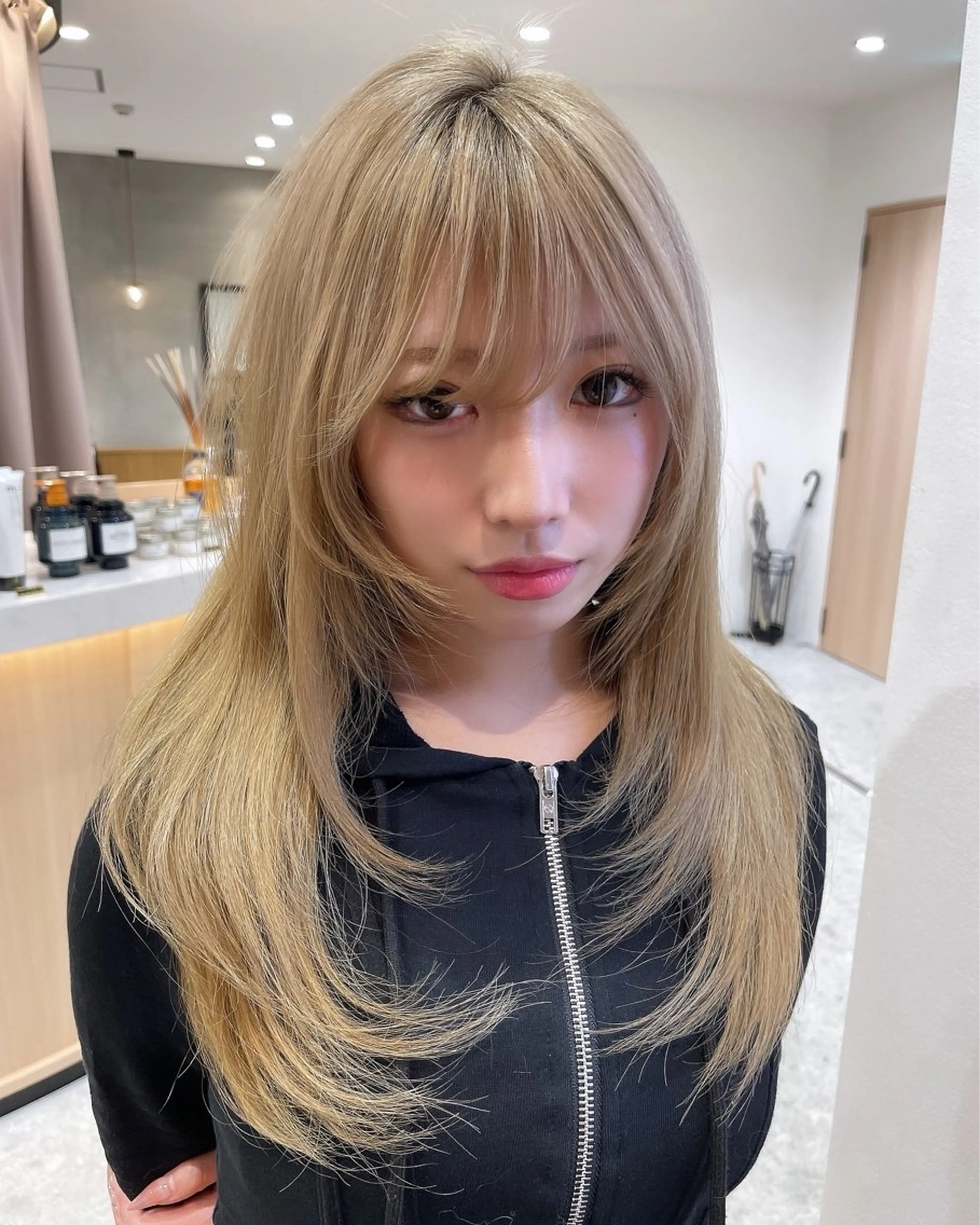 セミロング カラー ヘアカラー トリートメント 【いっせい】ブリーチ 無しＷカラー×カットのヘアスタイル