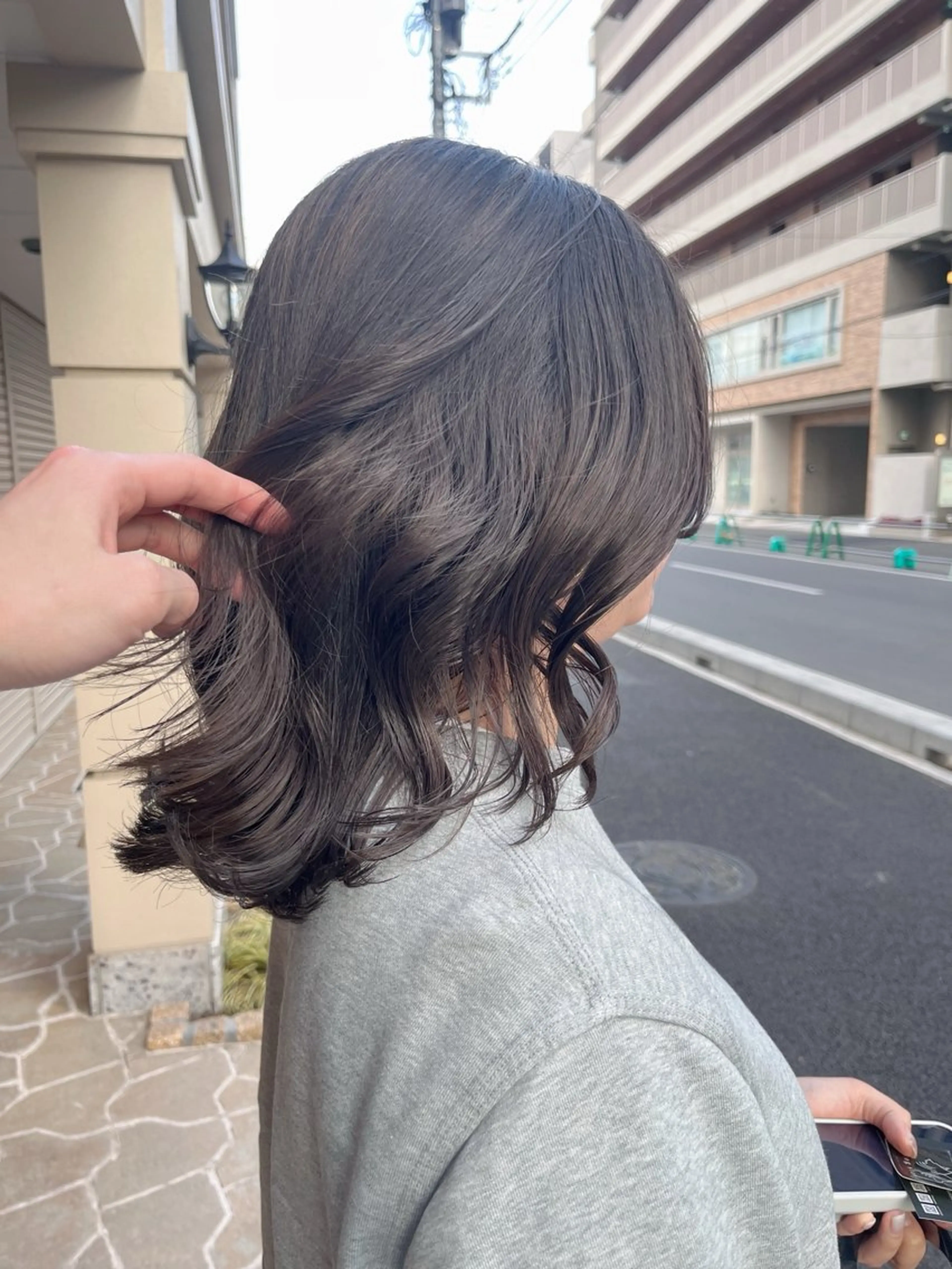 セミロング カラー 透明感カラー グレージュ ヘアカラー dogstar小林諒 レイヤー/ブリーチのヘアスタイル