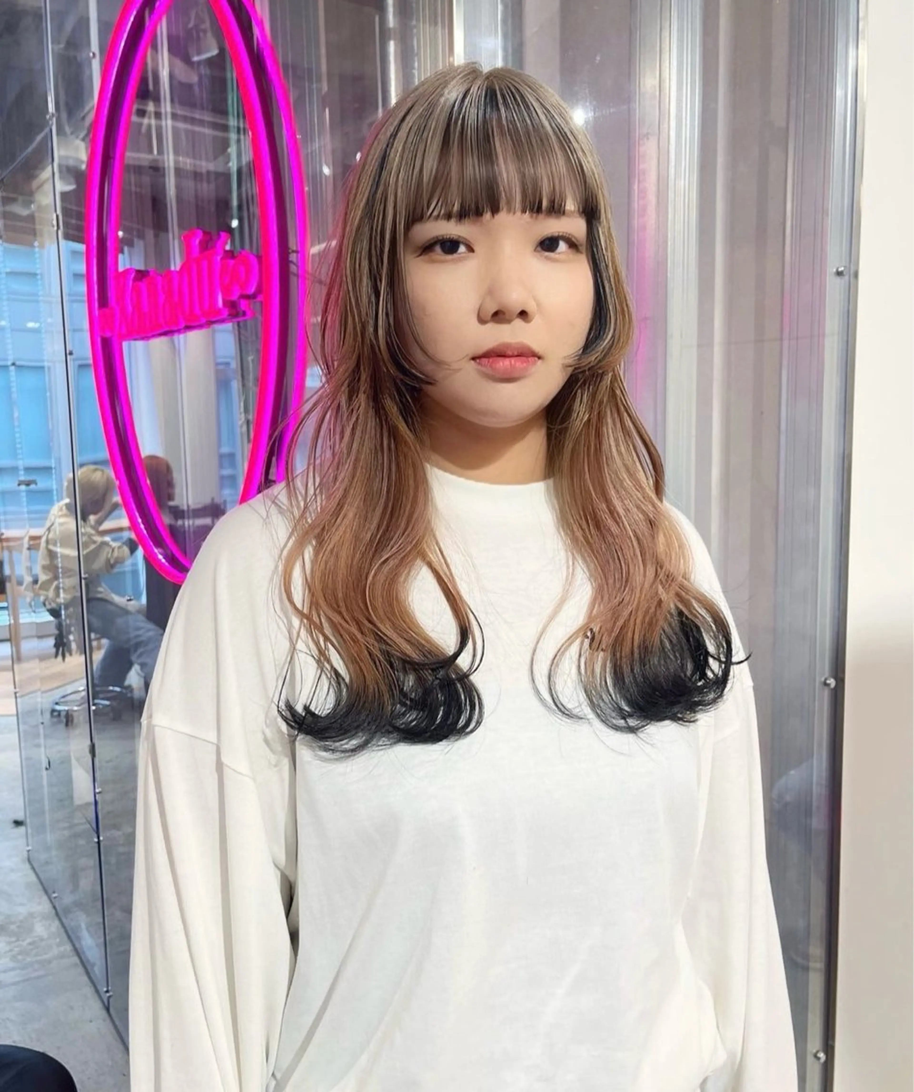 セミロング カラー トミオカ ノアのヘアスタイル