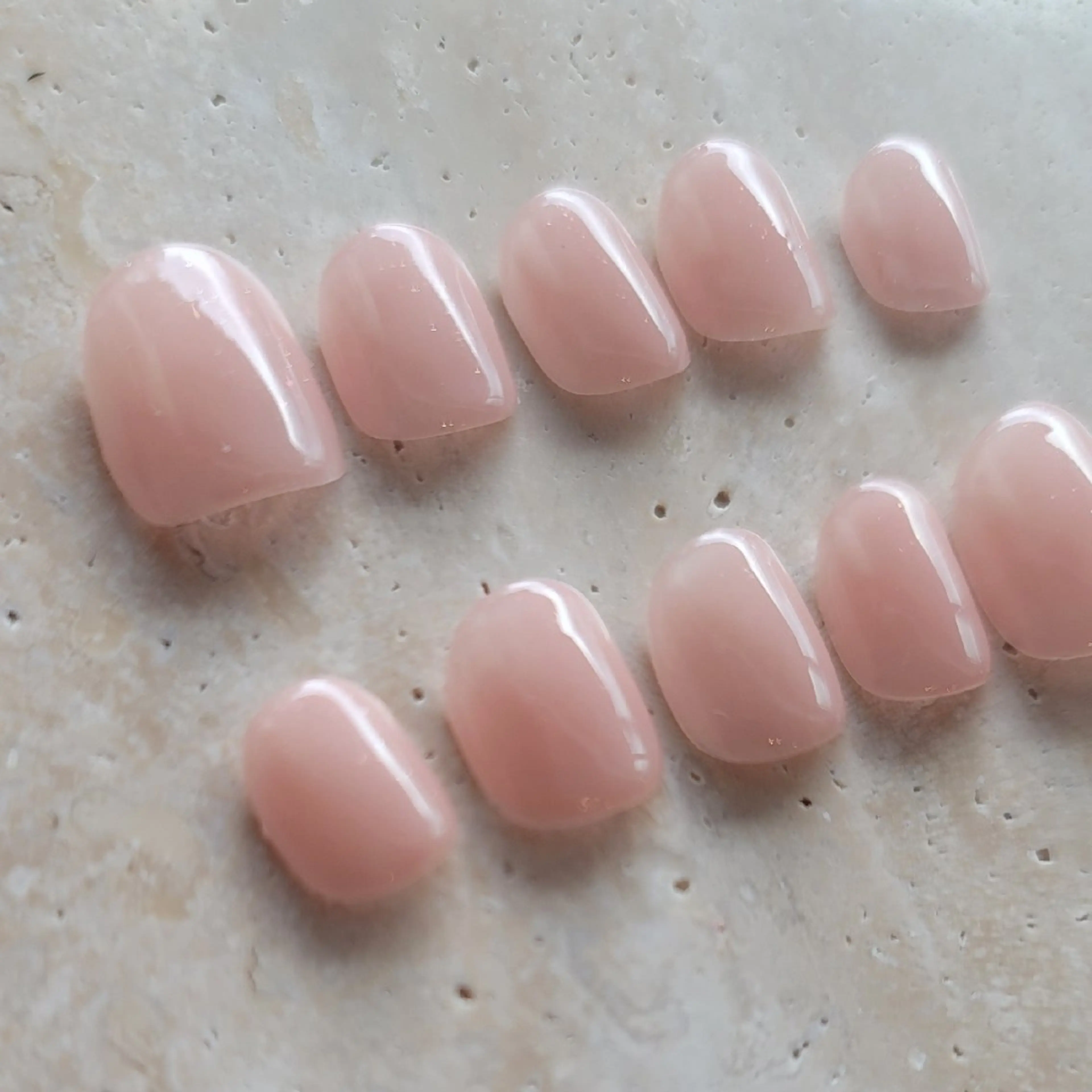 ネイル ラメ(グリッター) ハンドネイル 🌲🌳🚪iiit o🌲🌳🌲のネイルデザイン