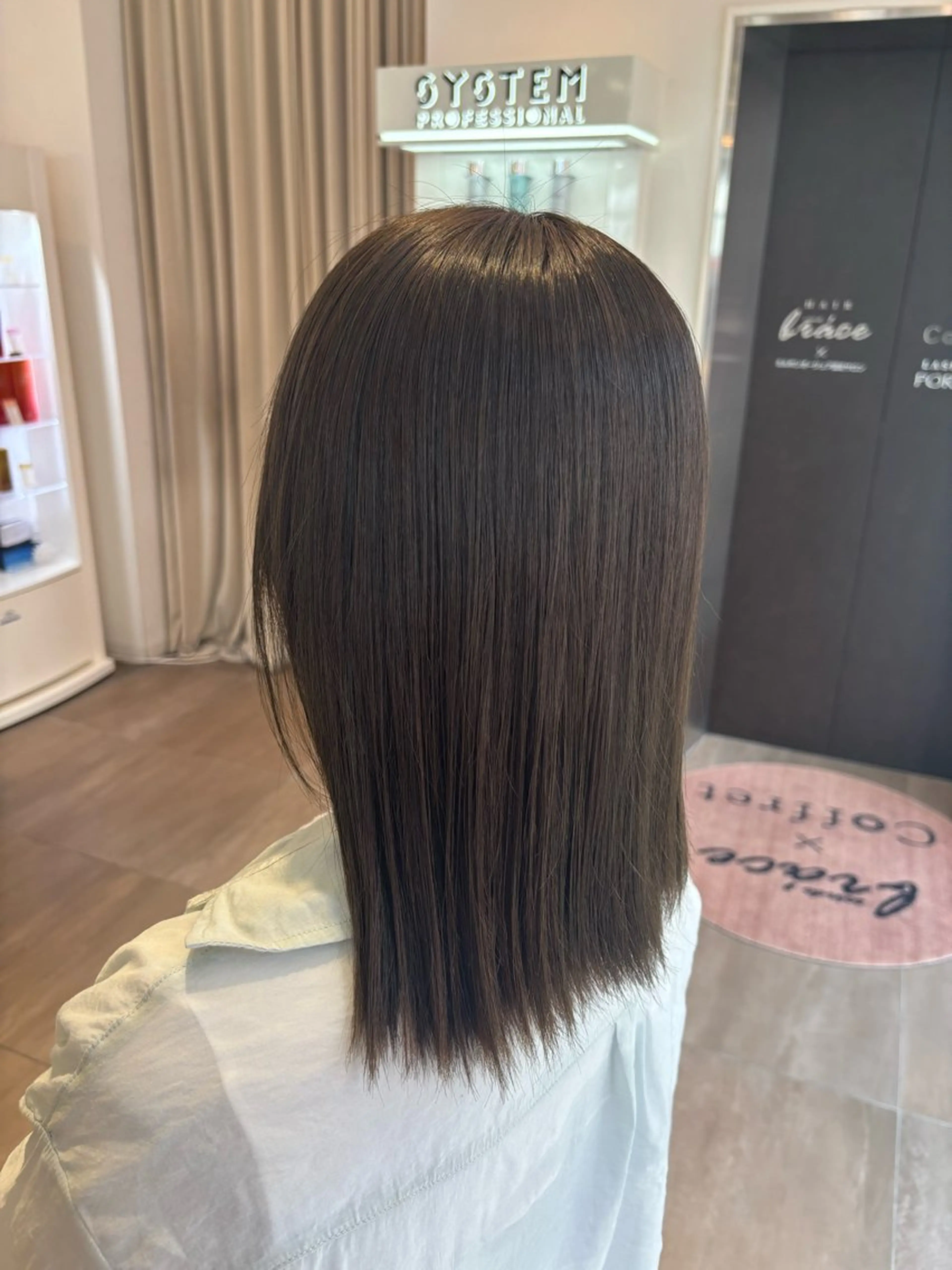 ミディアム カットカラーモデル 小笹花純のヘアスタイル