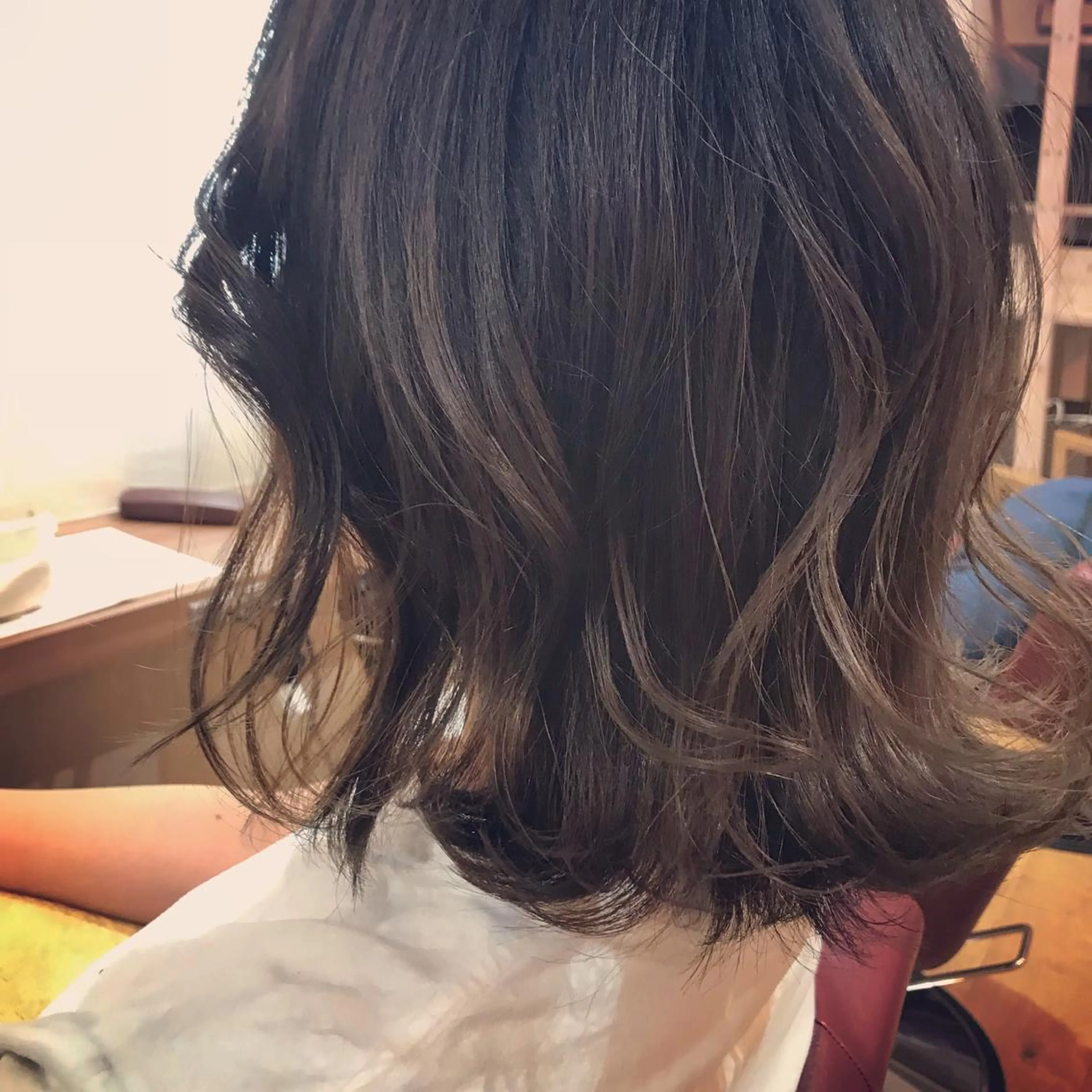 ミディアム カラー ブリーチ 透明感カラー イルミナカラー ブリーチなしカラー ✅ｼｪｱｻﾛﾝJAM 相田友和のヘアスタイル