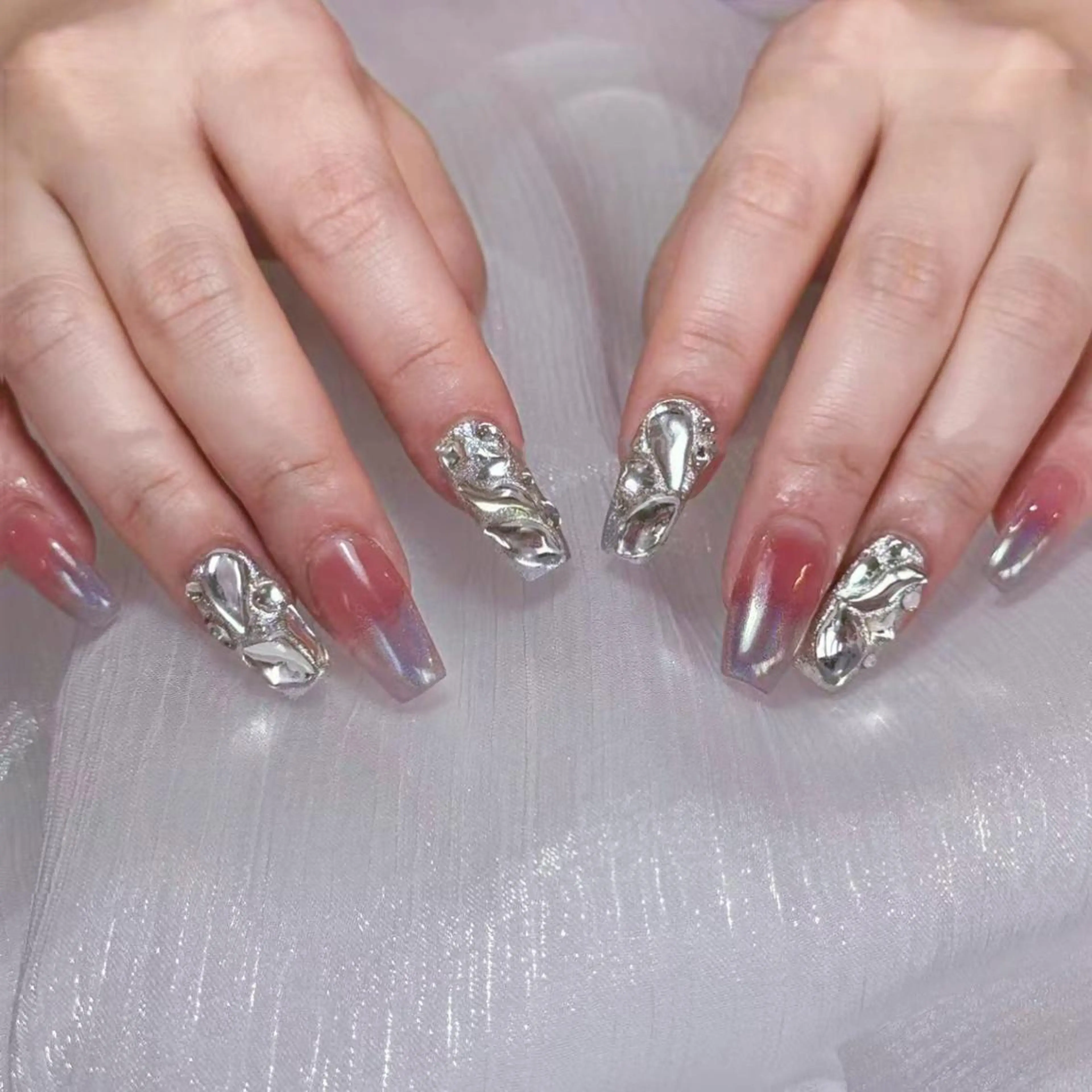 ネイル アートネイル オーロラネイル ガーリー キラキラネイル 韓国ネイル Nail Monsterのネイルデザイン