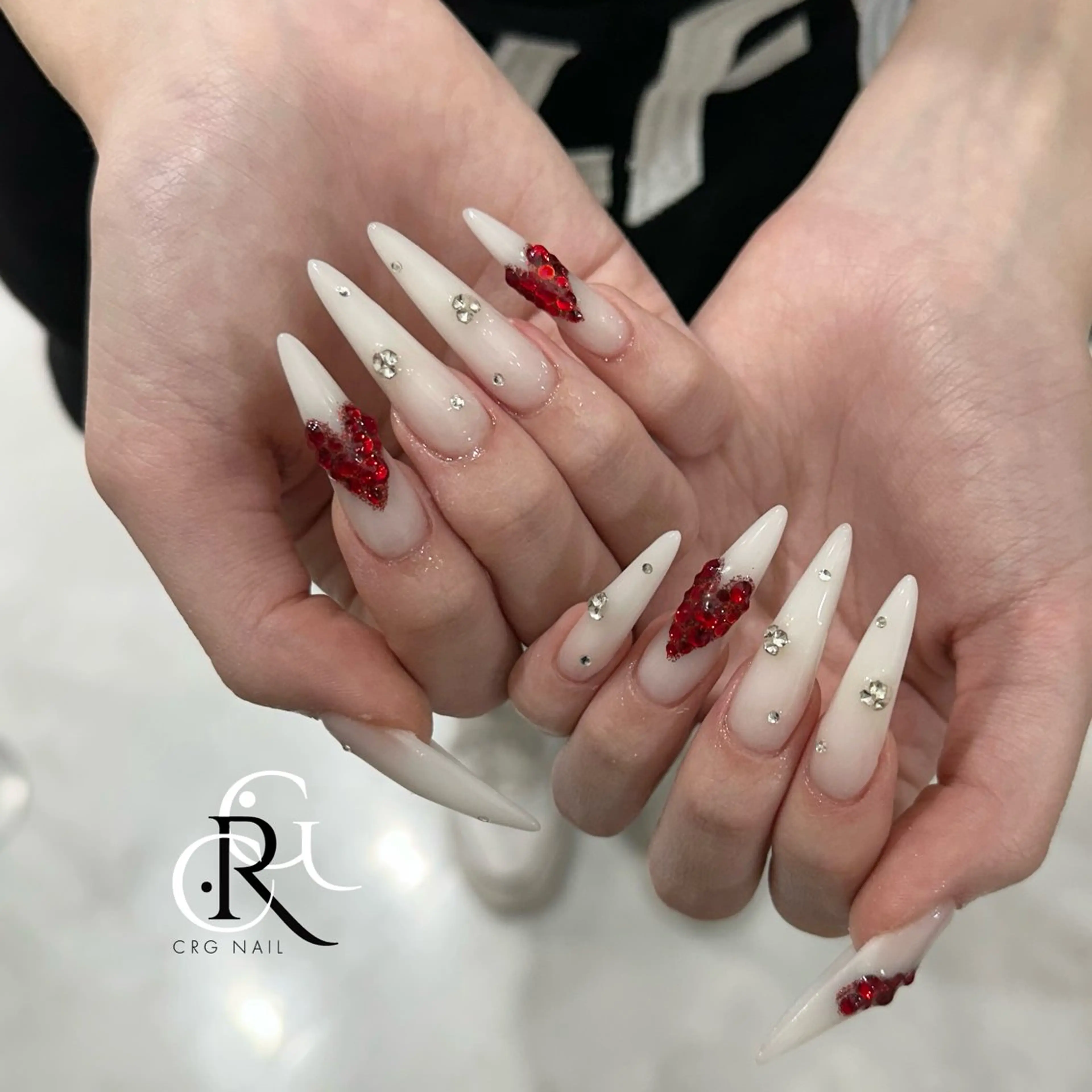 ネイル ハート 赤色 ホワイト CRGNAIL TOKOのネイルデザイン