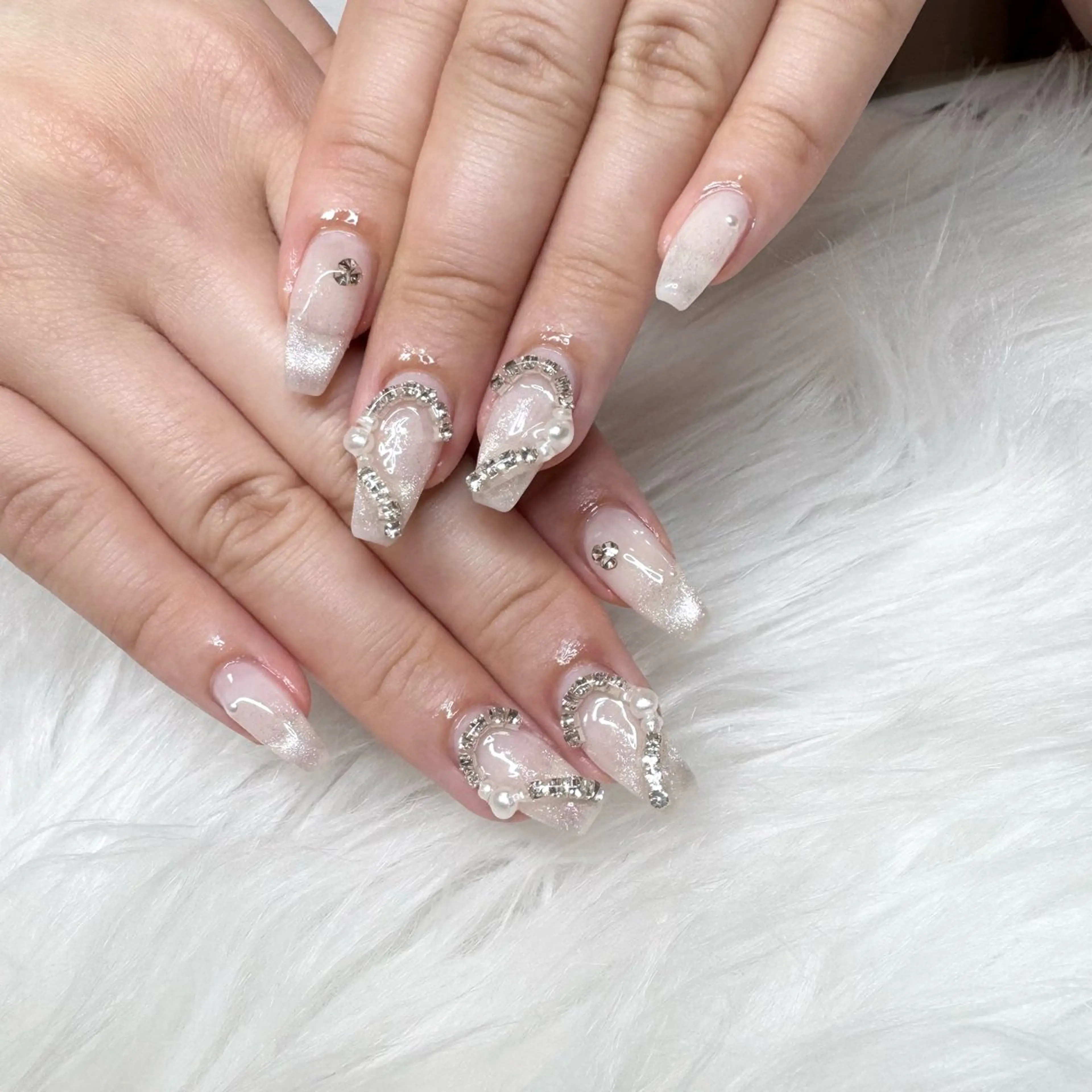 ネイル ハート ハンドネイル La neige* yuki 🥯🍑のネイルデザイン