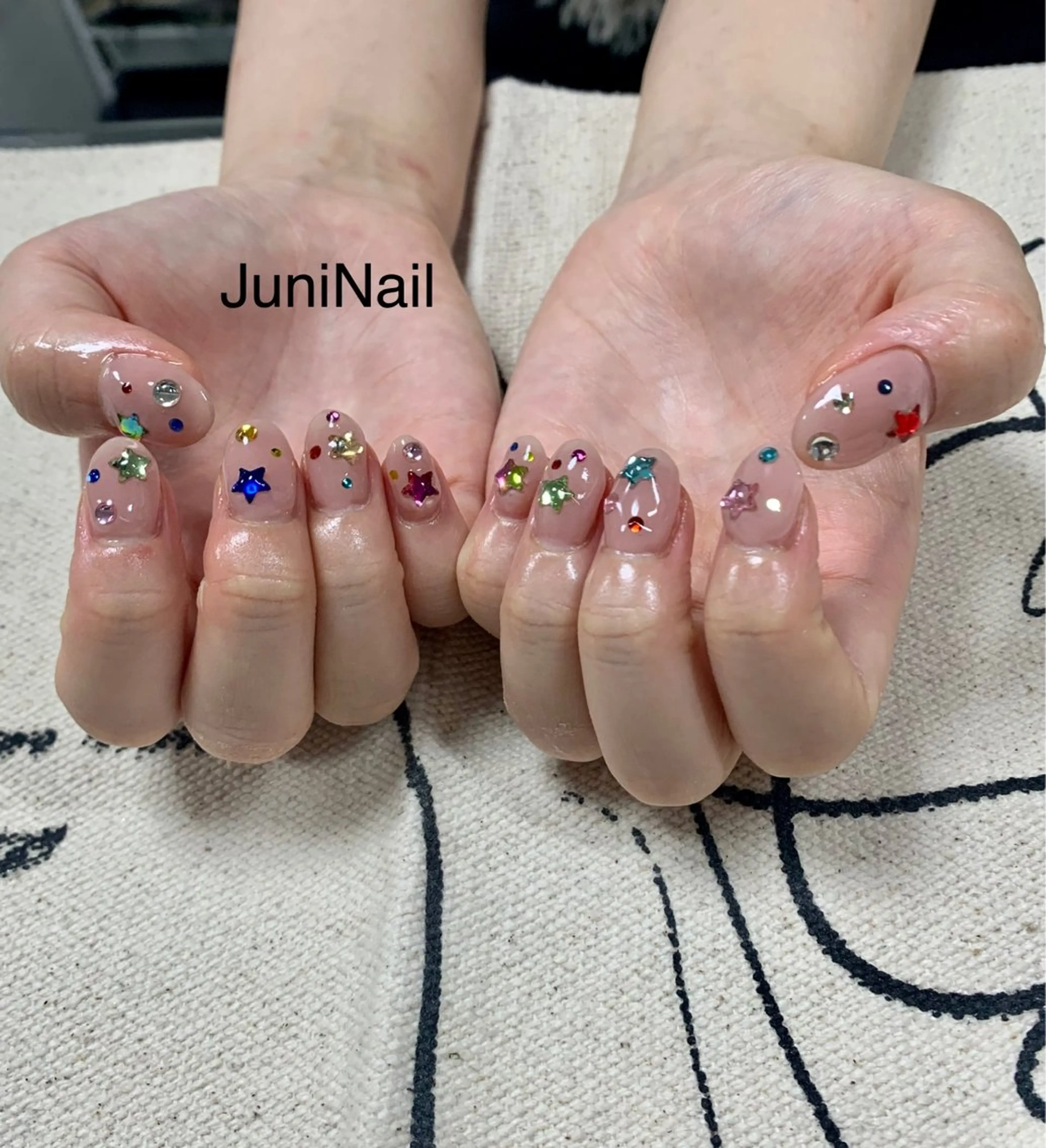 ネイル オーロラネイル クリアネイル フラッシュネイル 氷ネイル・うるうるネイル キラキラネイル ハンドネイル JuniNail 주니네일🇰🇷suのネイルデザイン