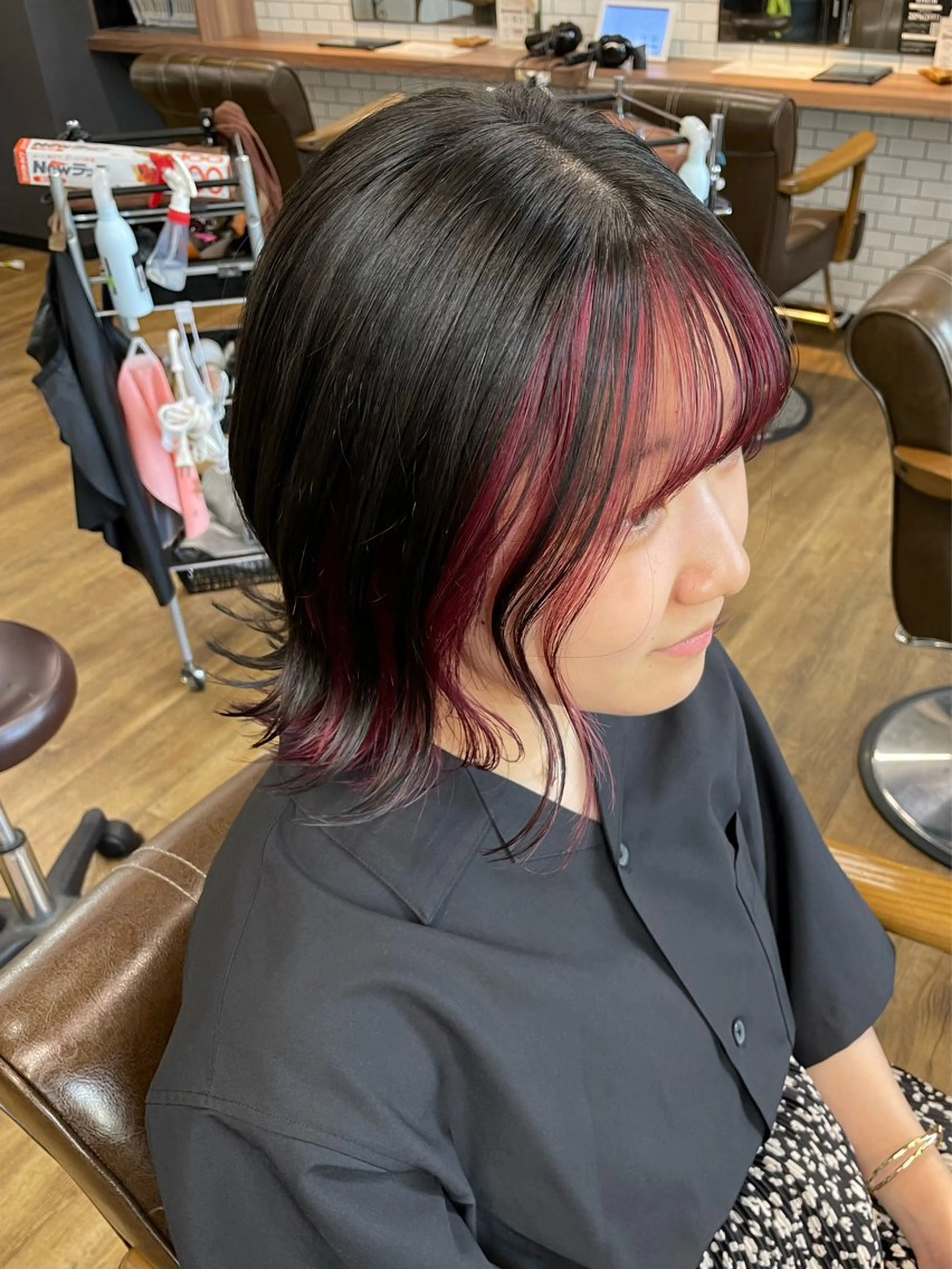 カラー 黒髪 インナーカラー ピンクカラー ピンクパープル Hair salon HAL所属・佐藤 栄輔のヘアスタイル