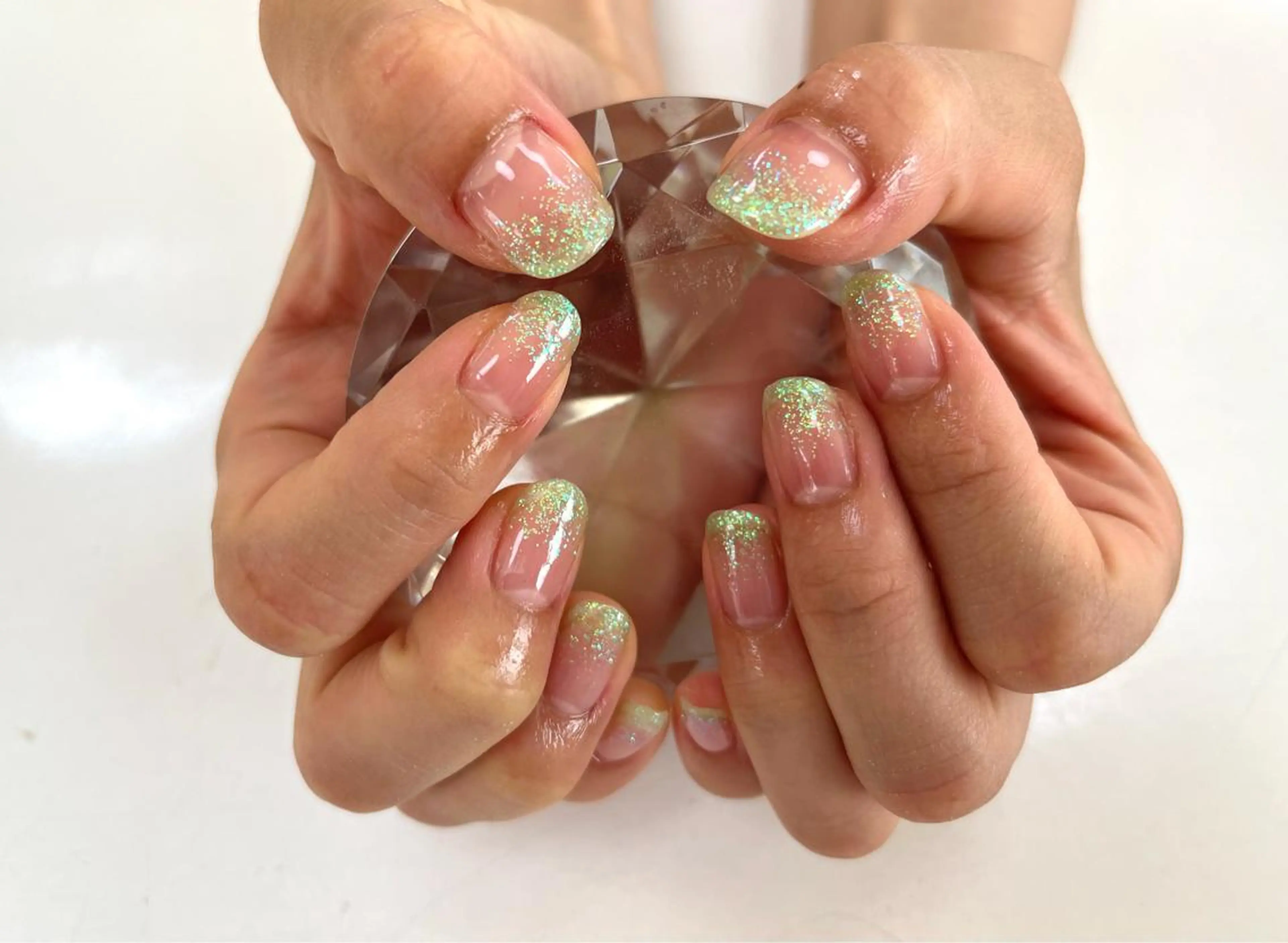 ネイル フットネイル フレンチネイル ジェルネイル ガラスフレンチ グラデーション ハンドネイル 二見 晴香のネイルデザイン