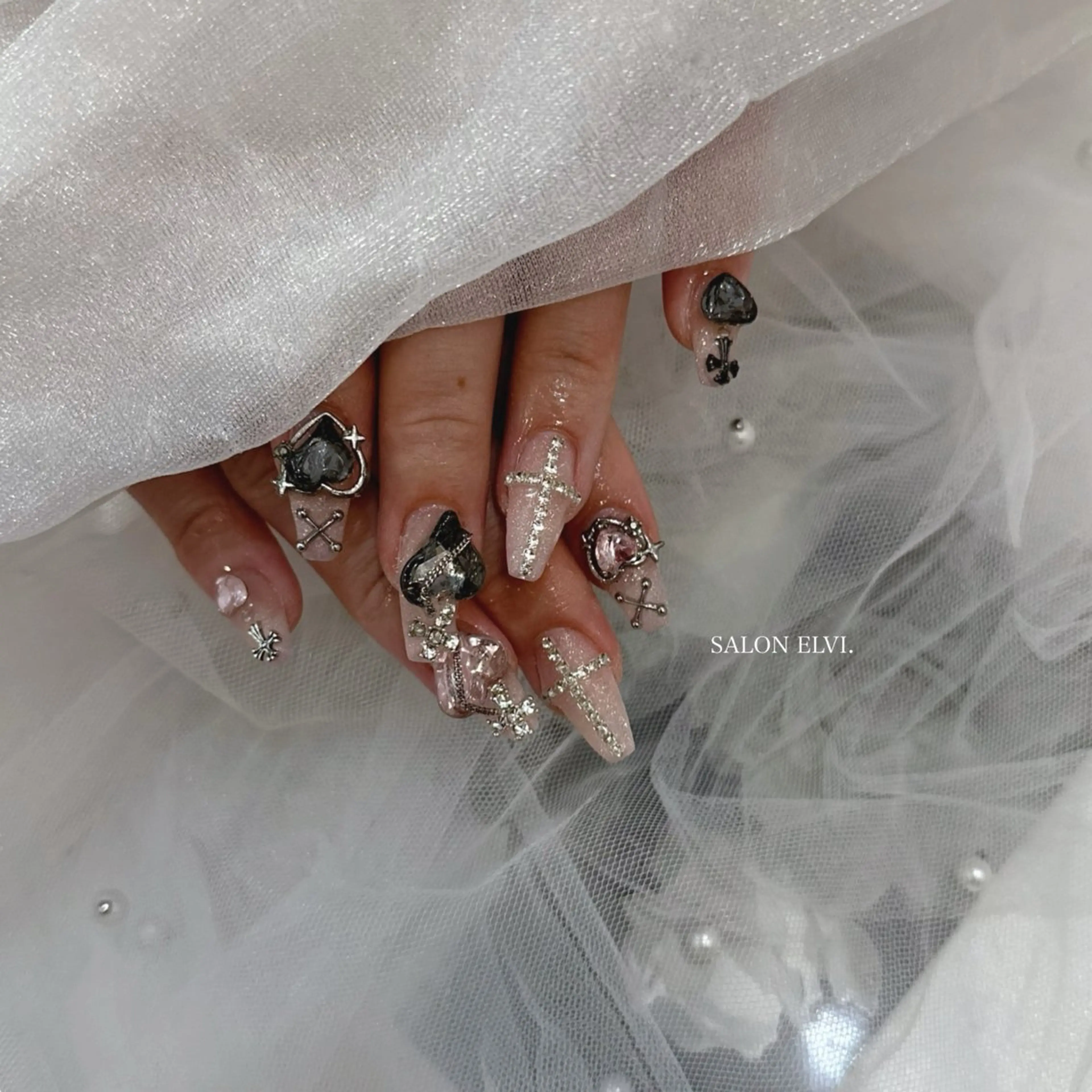 ネイル SALON ELVI.所属・SALON ELVI.のネイルデザイン