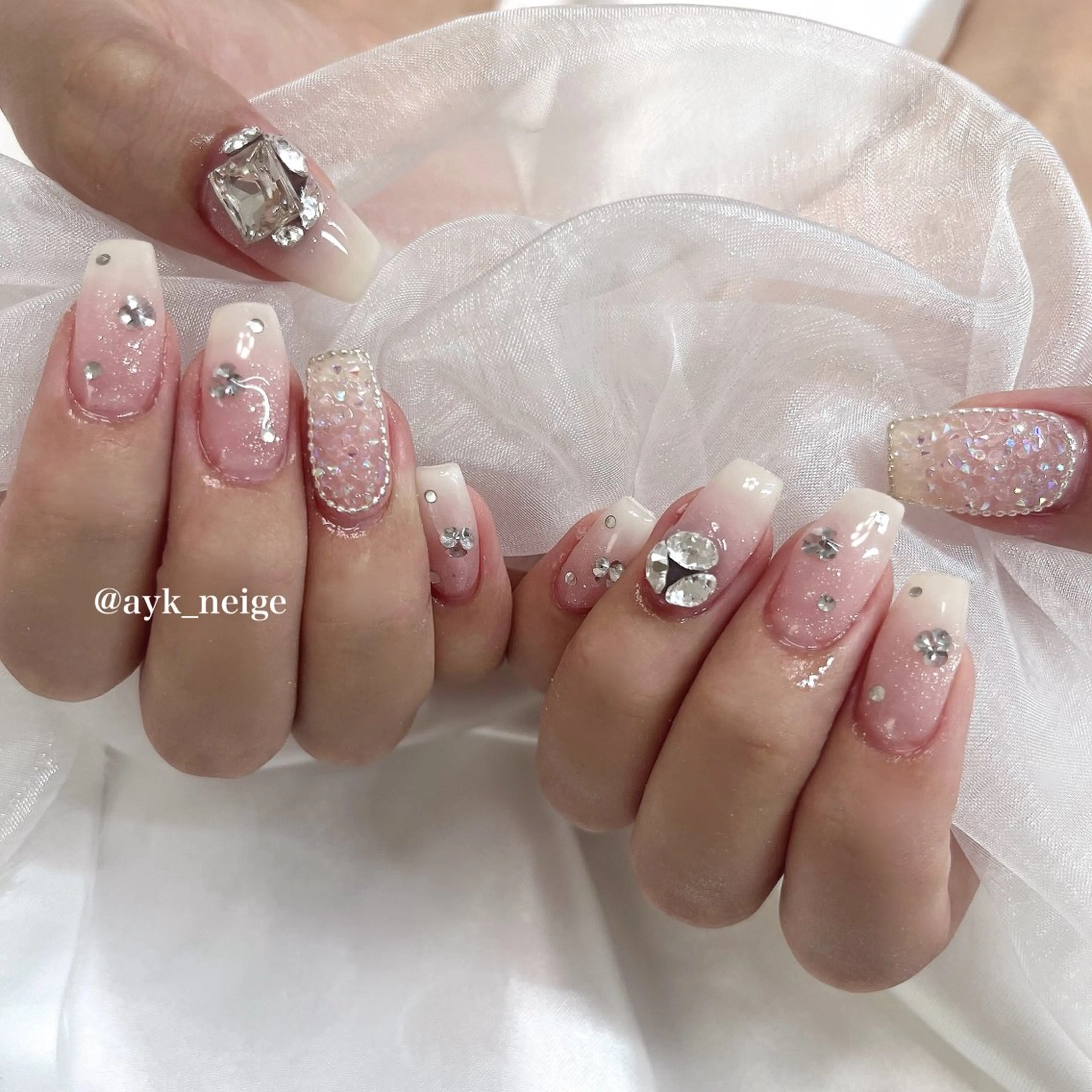 ネイル フットネイル フレンチネイル キラキラネイル 韓国ネイル マグネットネイル n'eige nail所属・大谷 綾香のネイルデザイン