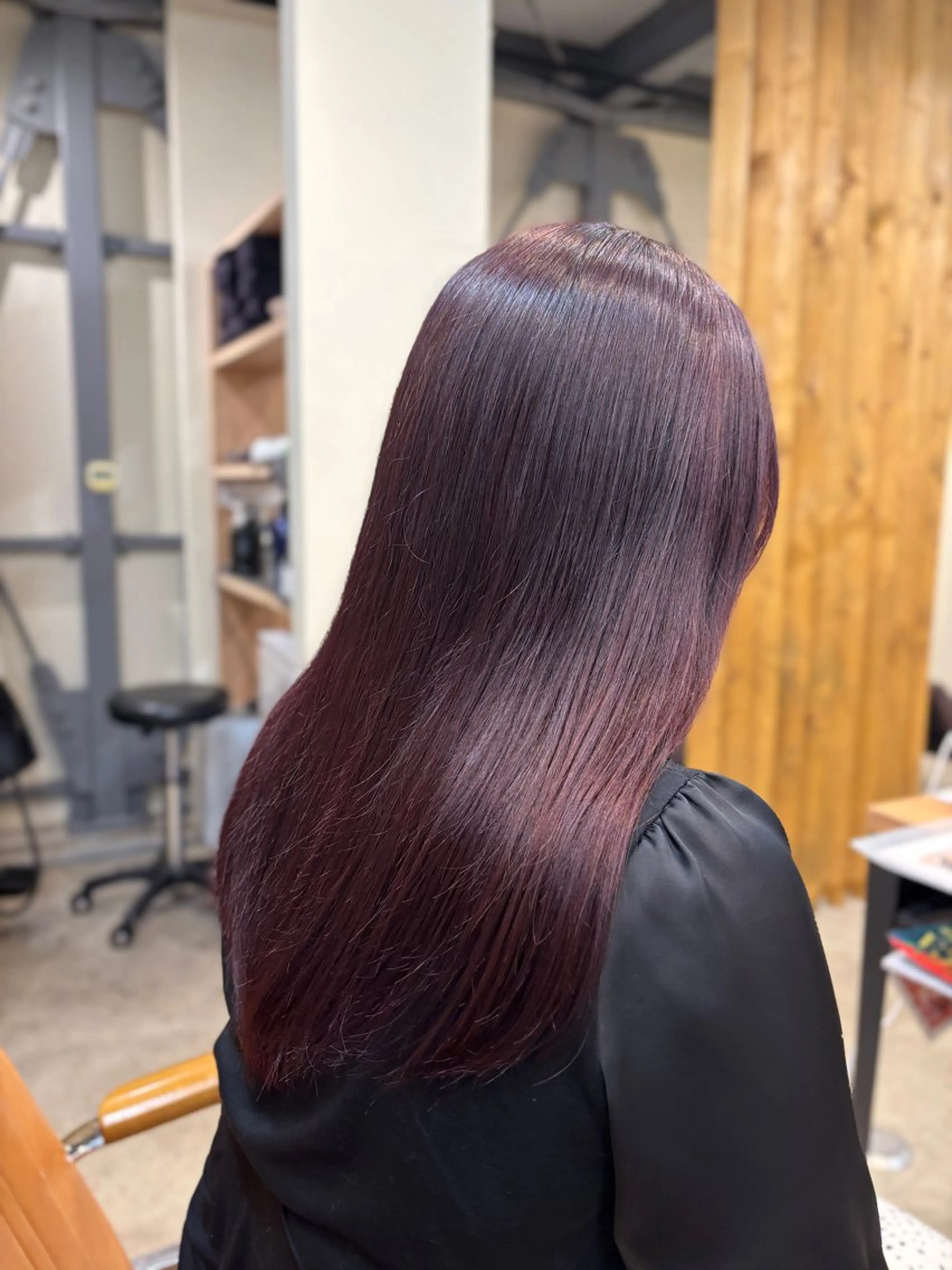 セミロング カラー レッドカラー ユウリ YURIのヘアスタイル