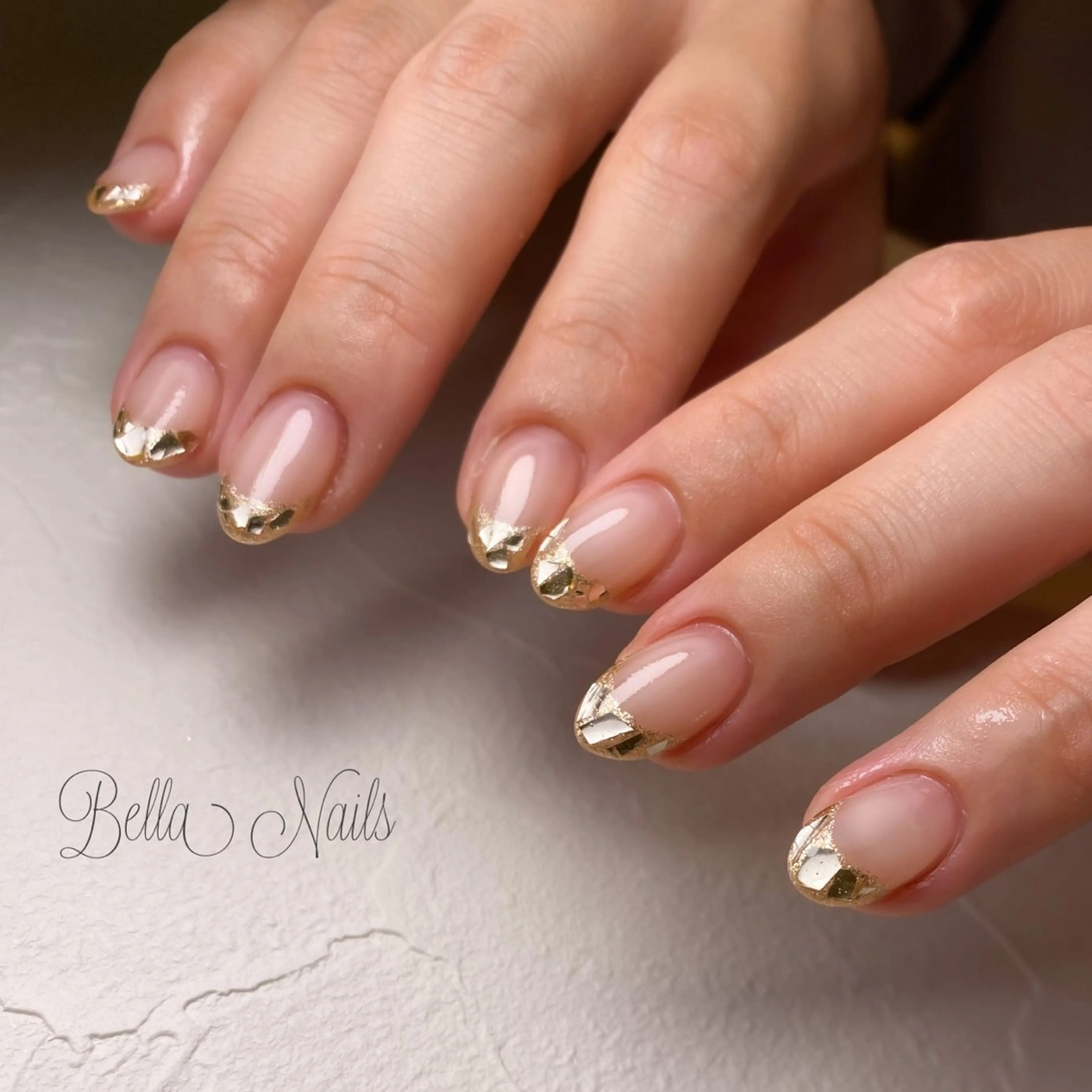 ネイル フレンチネイル ガラスフレンチ ハンドネイル Bella Nails所属・Bella Nailsのネイルデザイン