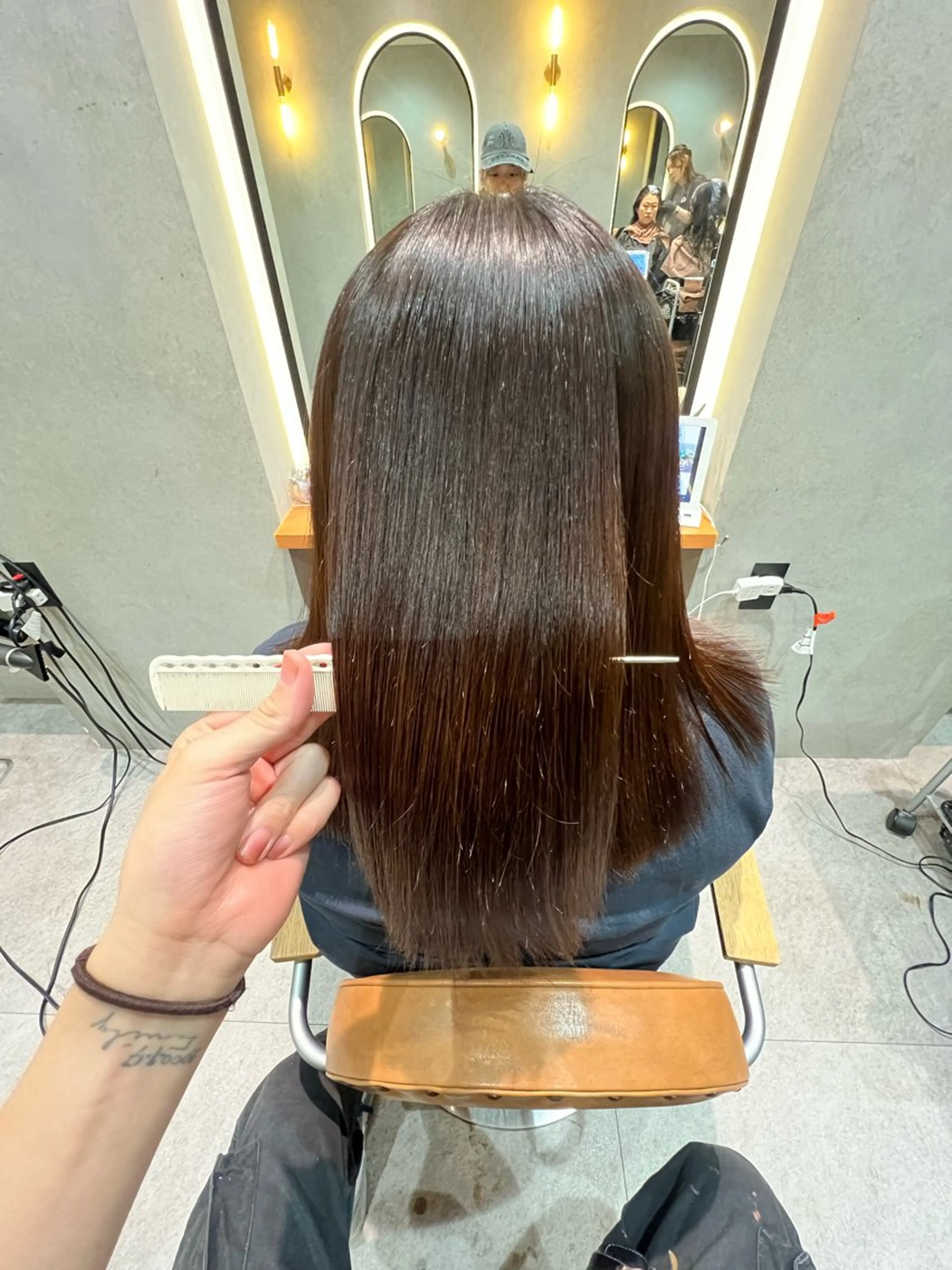 ミディアム カット 縮毛矯正 La fith hair corona所属・安岡 稜太のヘアスタイル