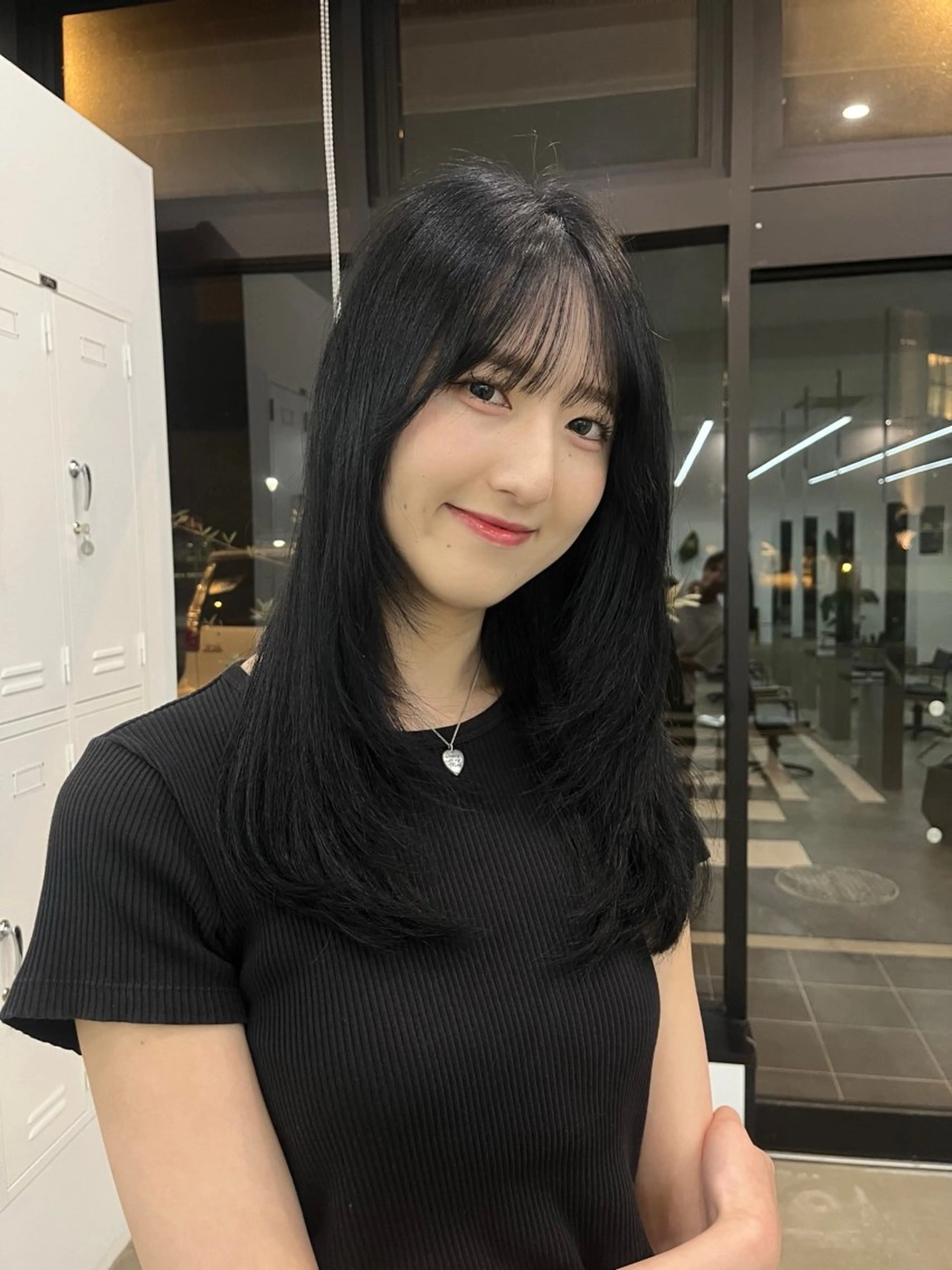 ロング カラー 黒髪 ブルーカラー ブルーブラック XIA所属・XIA AIMIのヘアスタイル