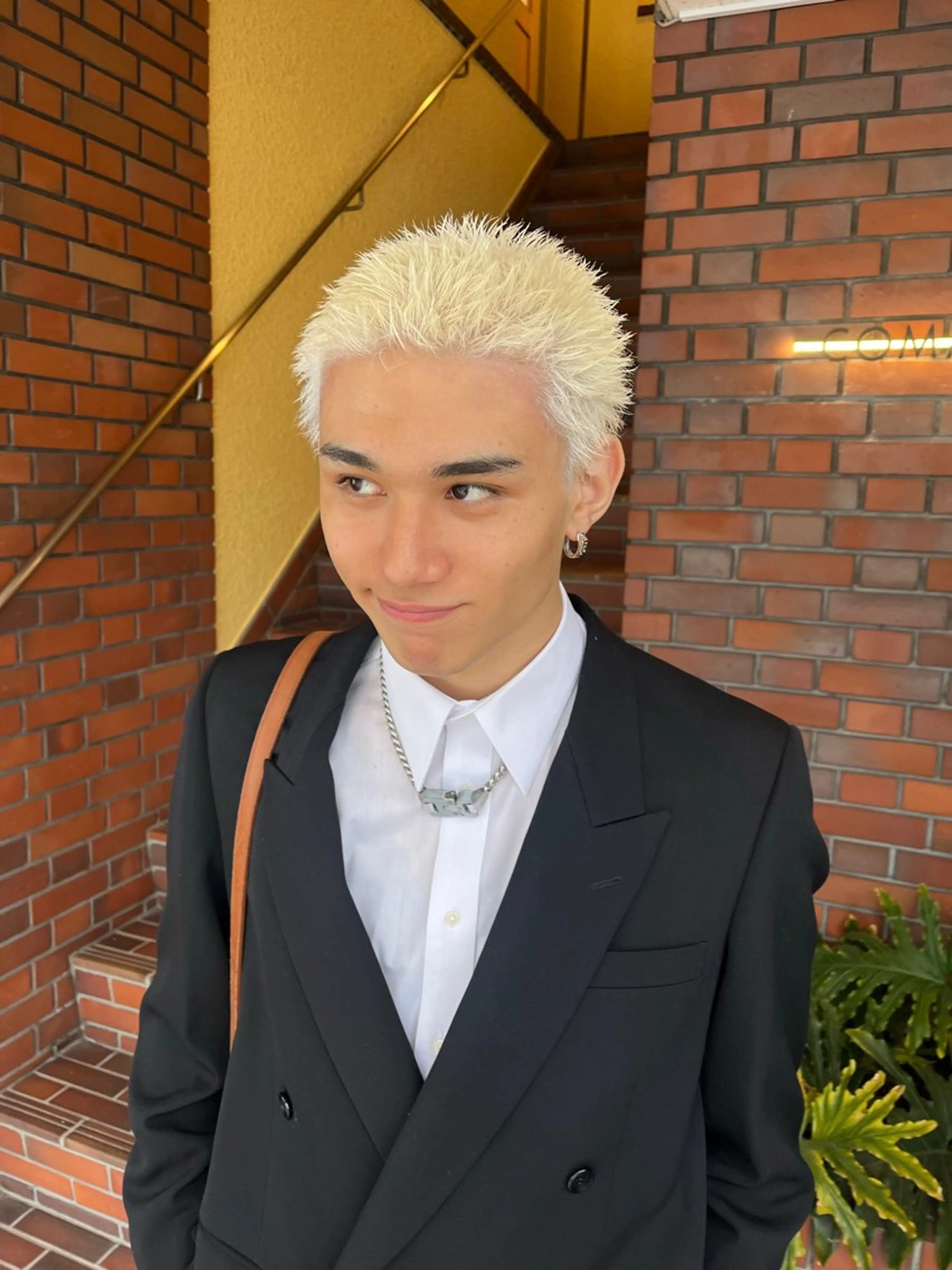 カラー ハイトーンカラー ヘアカラー 凜 (りん)のヘアスタイル