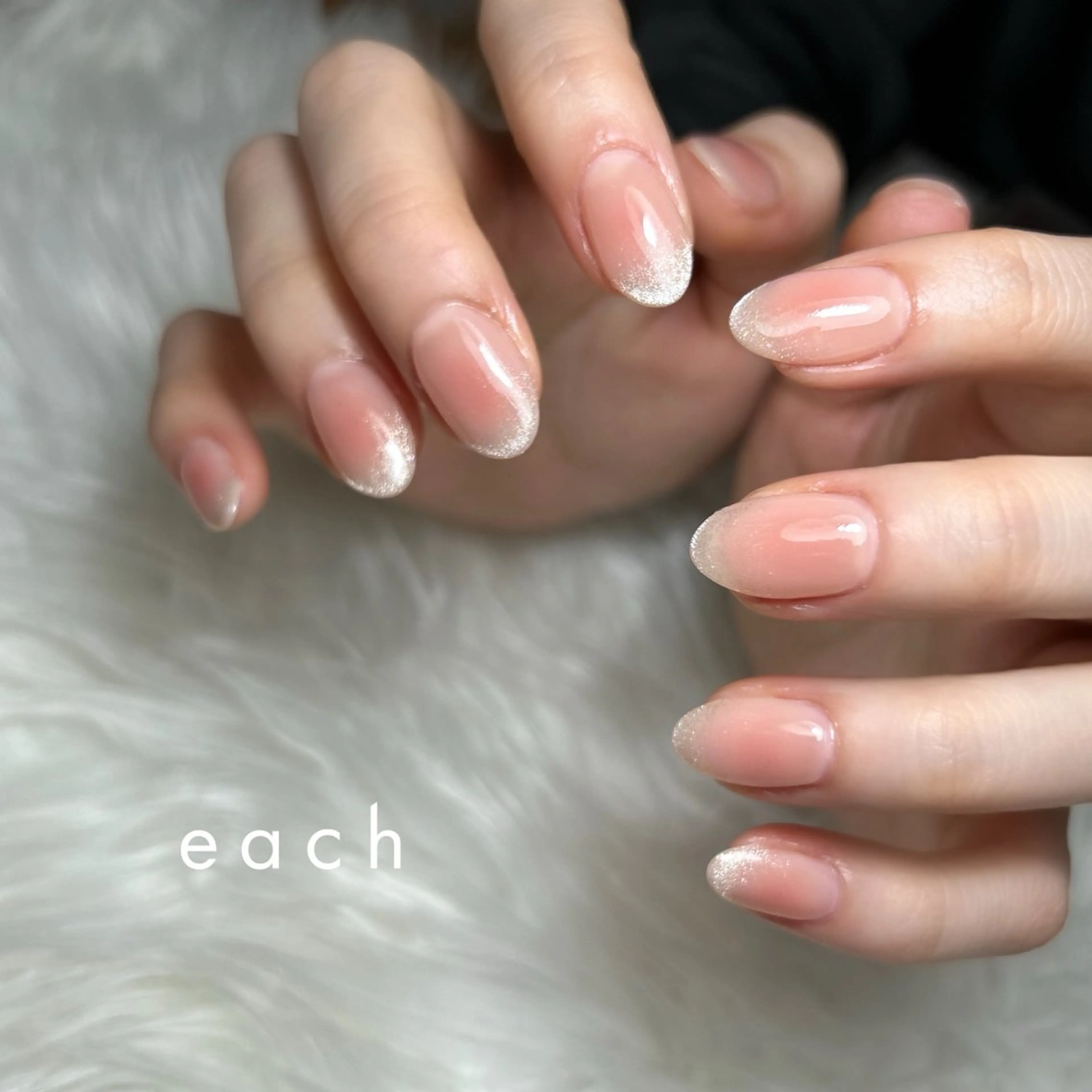 ネイル チークネイル ハンドネイル 𝒆𝒂𝒄𝒉 kanako 🕊のネイルデザイン