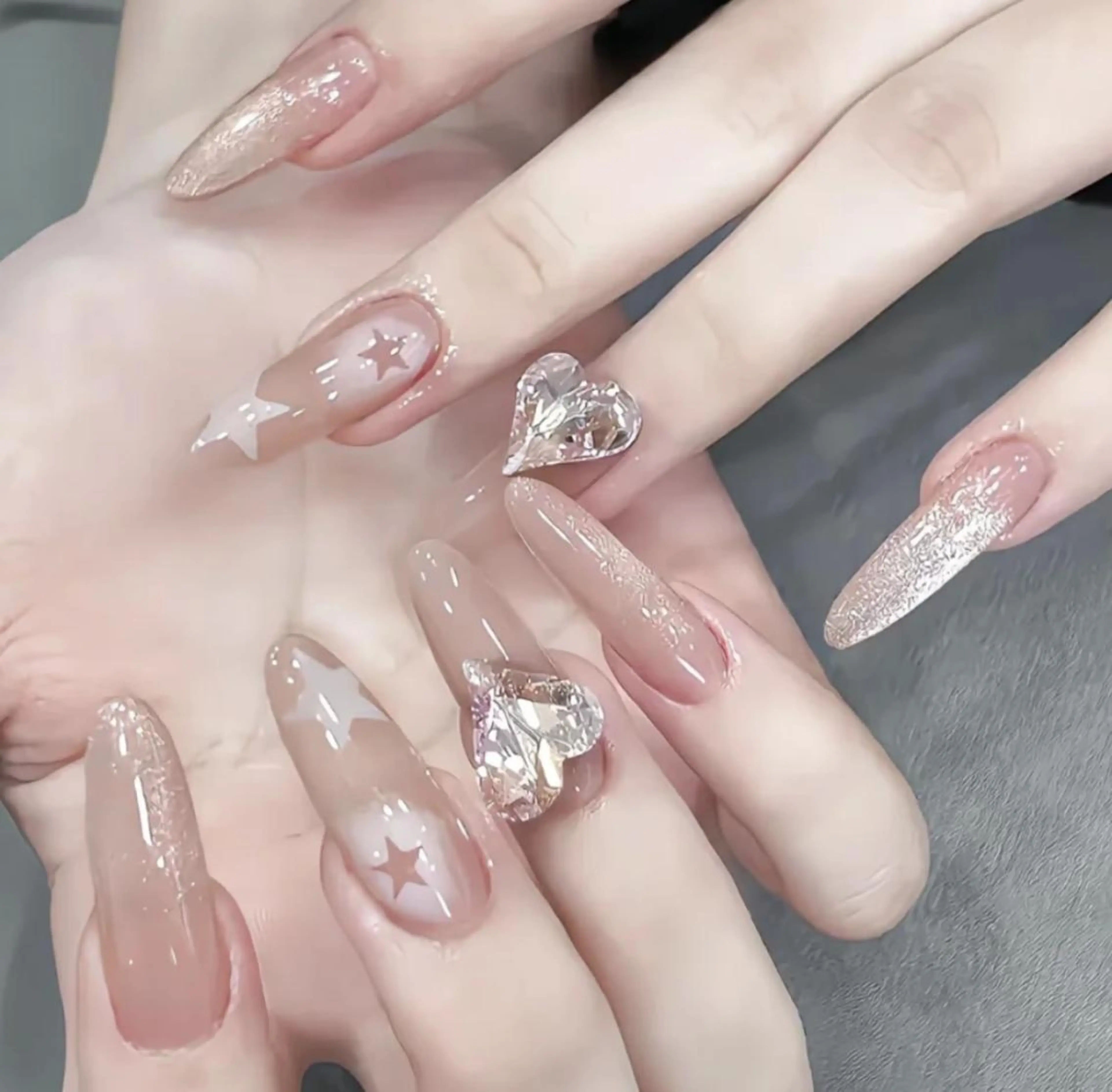ネイル 🦋フェフェ＆ moomi🦋のネイルデザイン