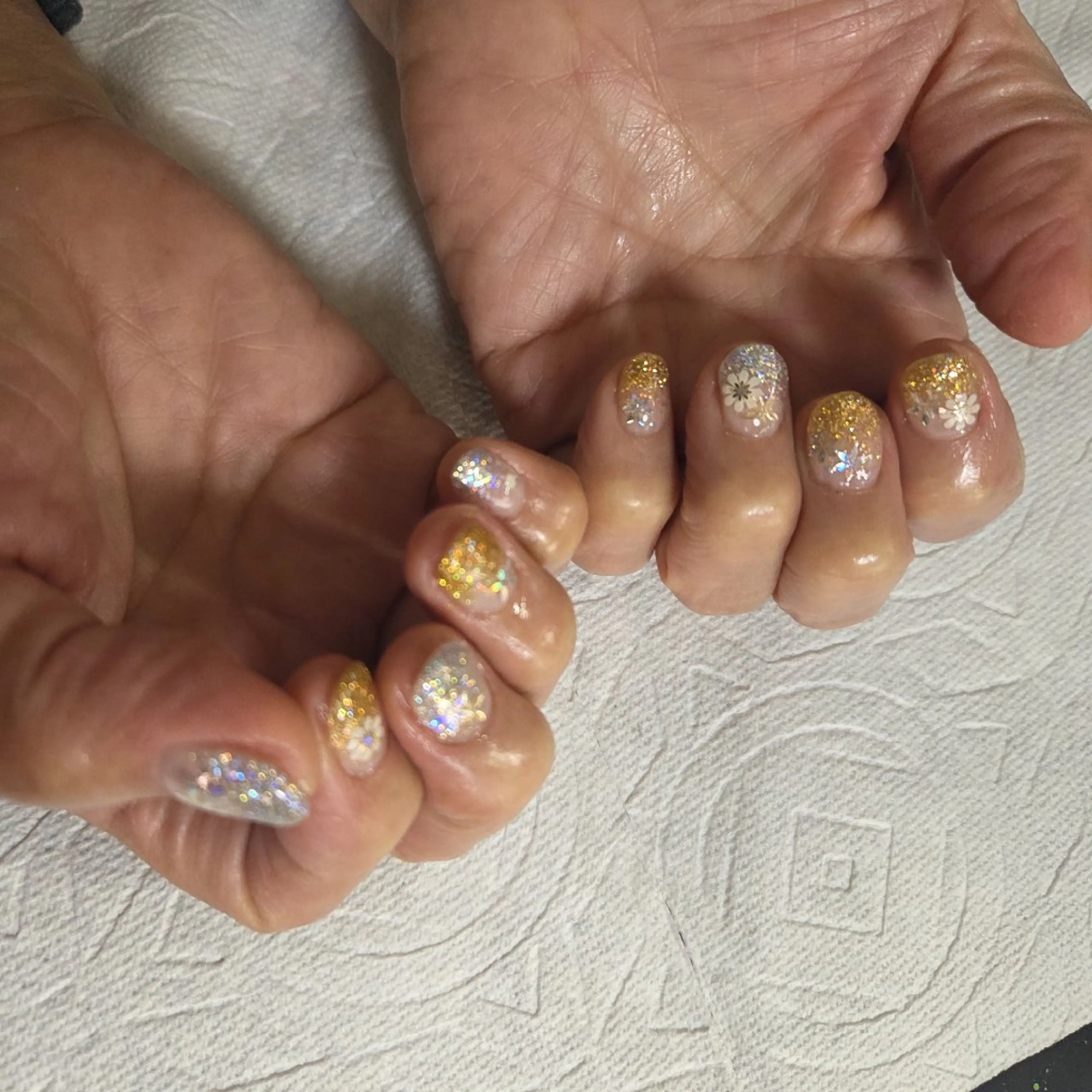 ネイル グラデーション キラキラネイル ラメ(グリッター) ラメグラデーション ハンドネイル Thetis nailsのネイルデザイン