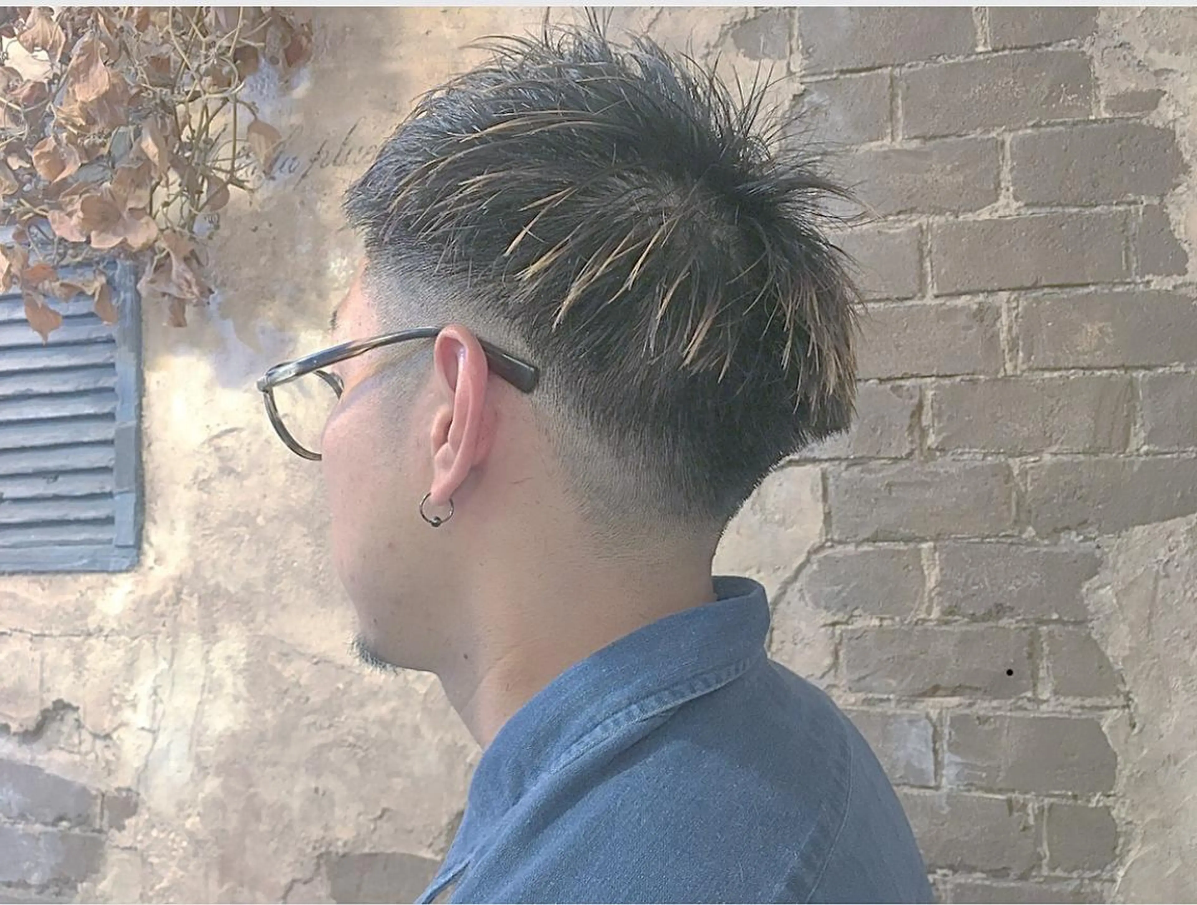 ショート メンズ カット ヘッドスパ ブリーチ、パーマ 西部笑のヘアスタイル