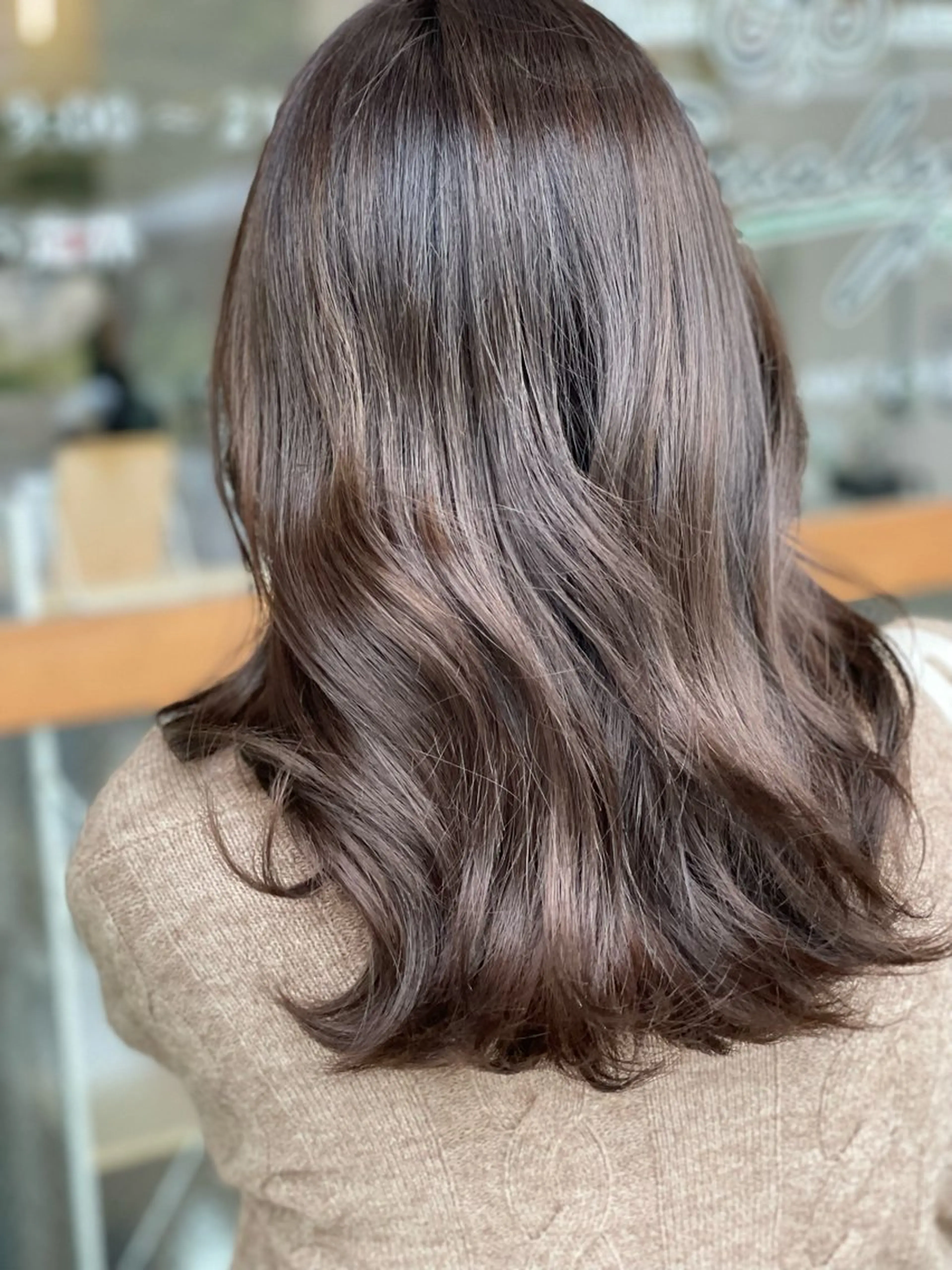 ロング カラー ベージュカラー ミルクティーベージュ トリートメント Snaly カラー特化ページのヘアスタイル