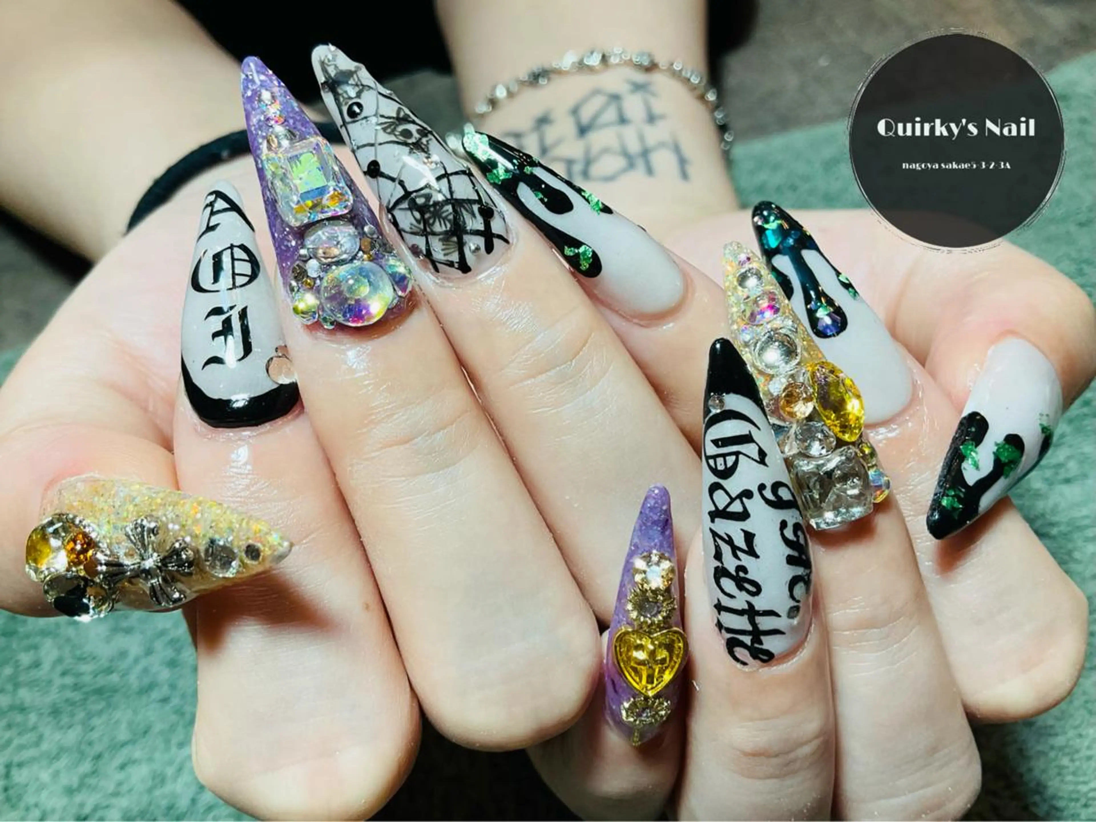 ネイル Quirky's Nail【栄店】のネイルデザイン