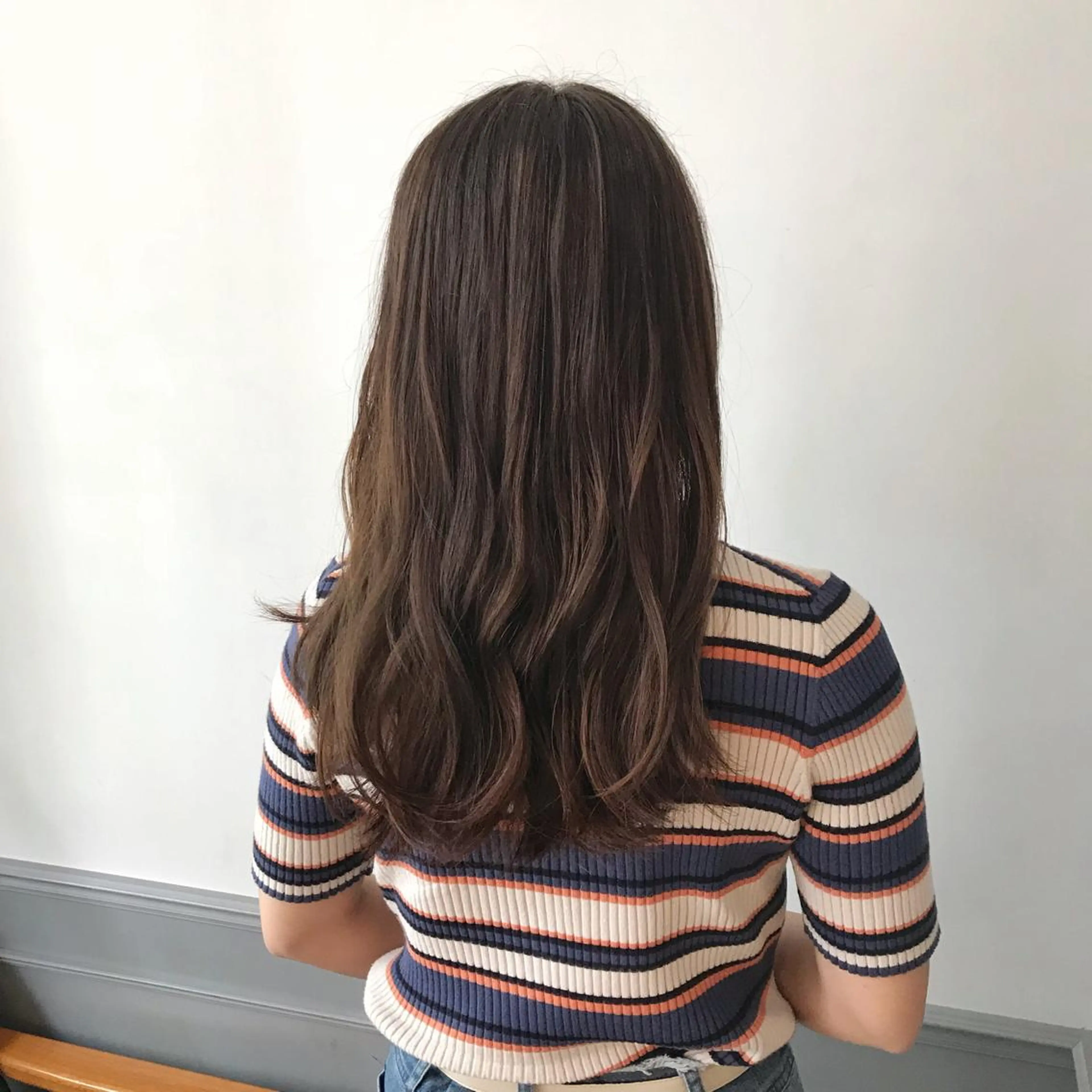 セミロング カラー パーマ LOST CITY 横浜所属・🪐脱白髪染め 🪐松尾菜々美のヘアスタイル