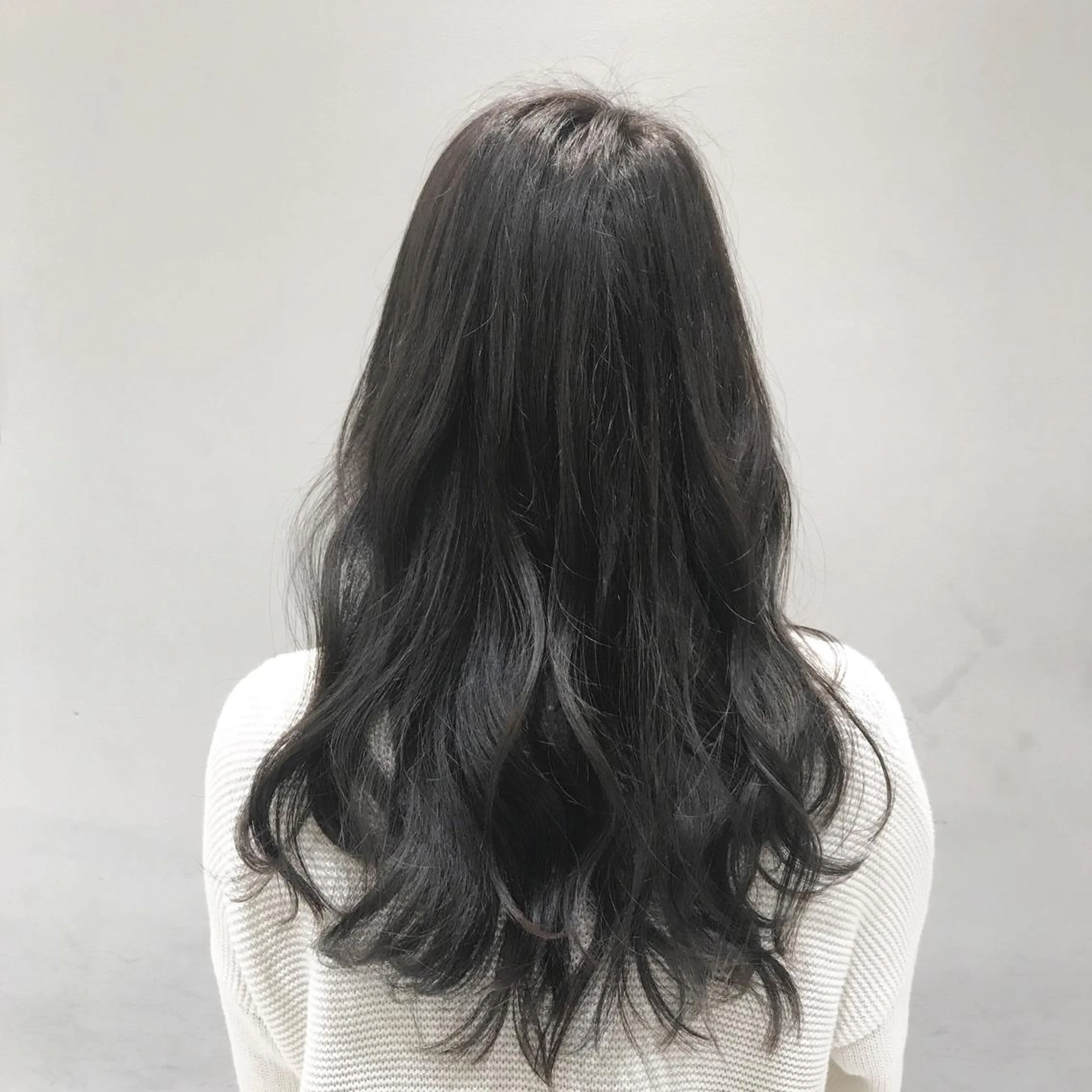 ロング カラー アッシュ アッシュグレー アッシュグレージュ 透明感カラー グレージュ 大人お洒落女子❤︎ Ayakoのヘアスタイル