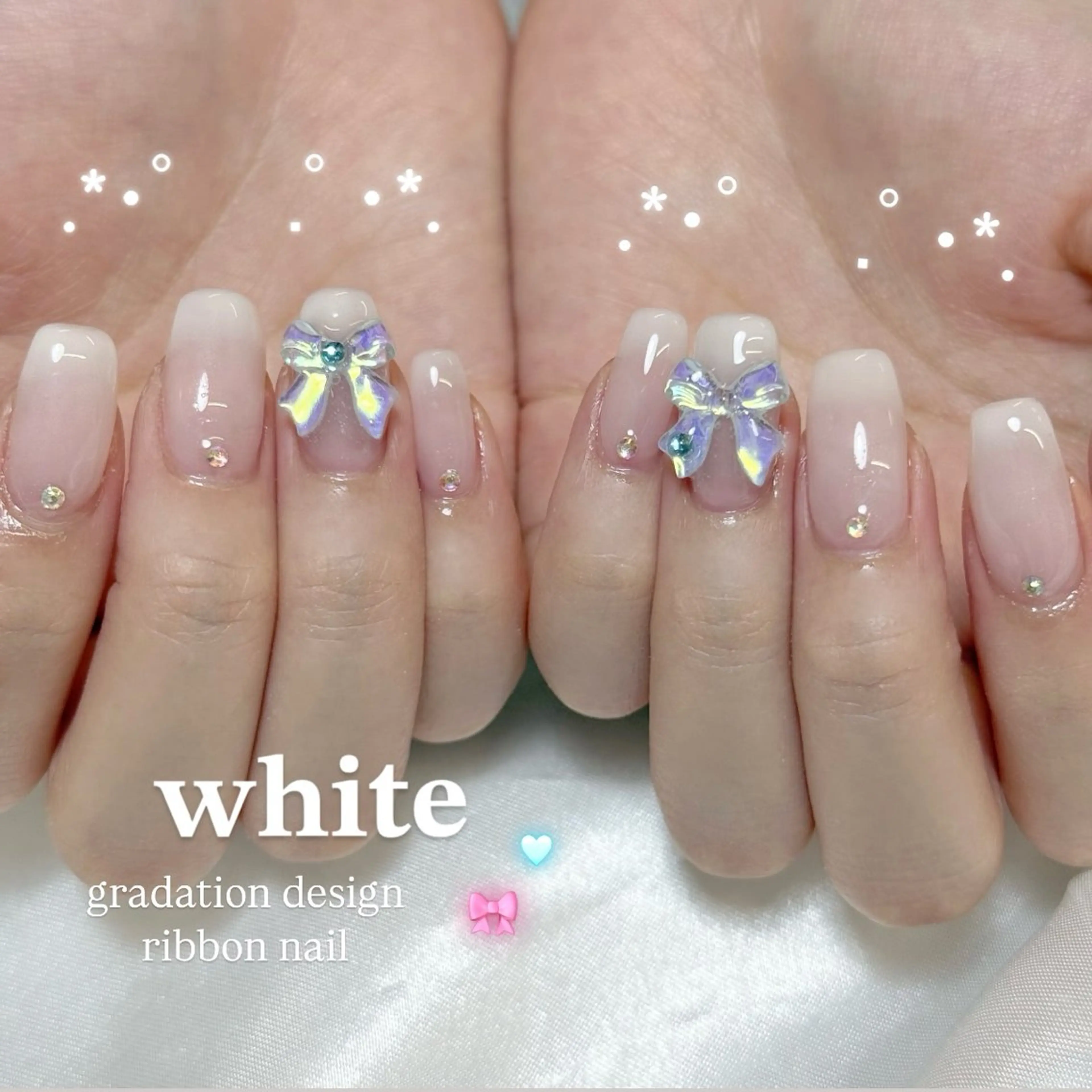 ネイル オーロラネイル ブルー フラッシュネイル フットネイル フレンチネイル ハンドネイル fein. miku🎀🍼のネイルデザイン