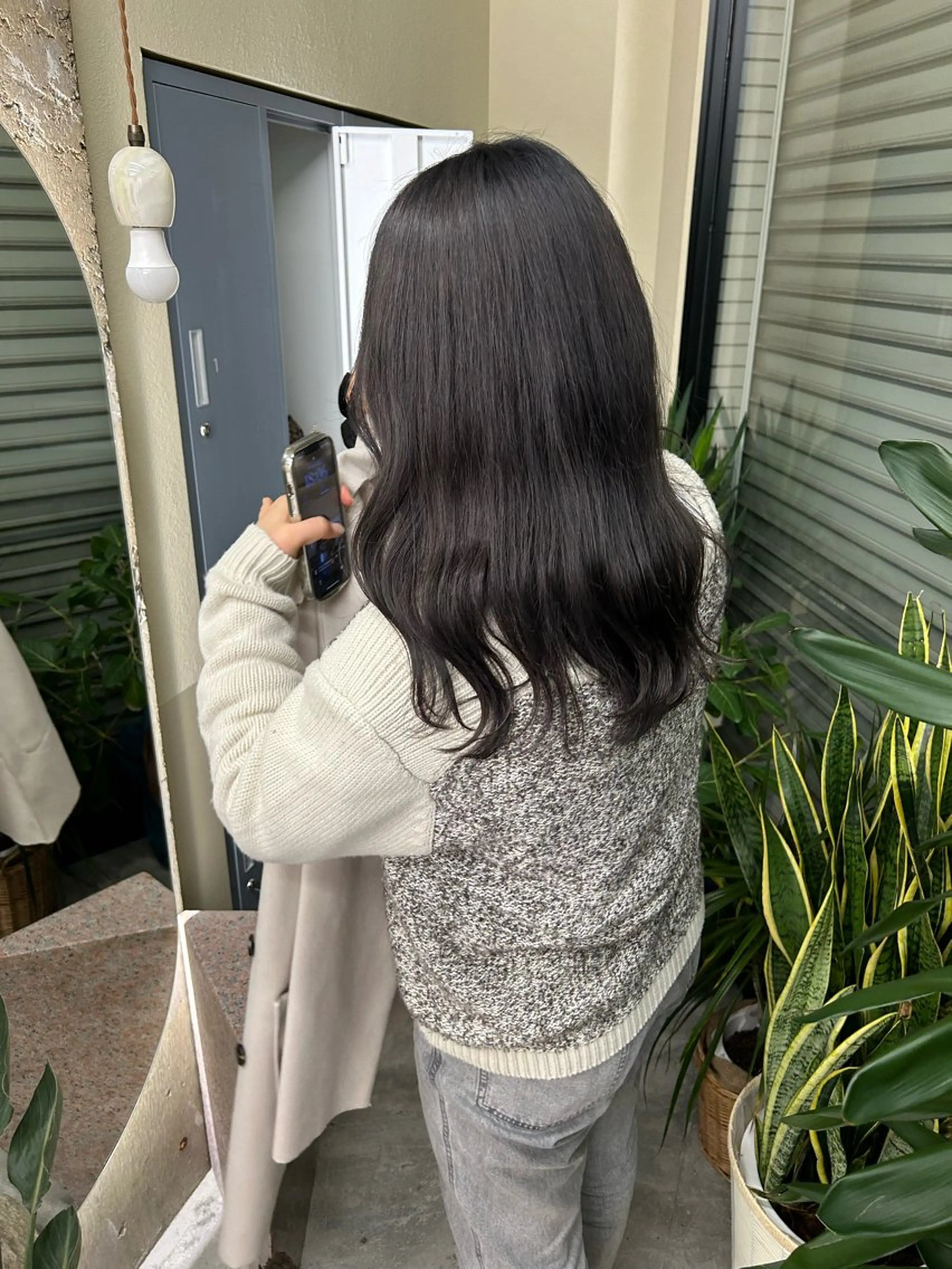 セミロング カラー 透明感カラー 寺澤 花梨のヘアスタイル