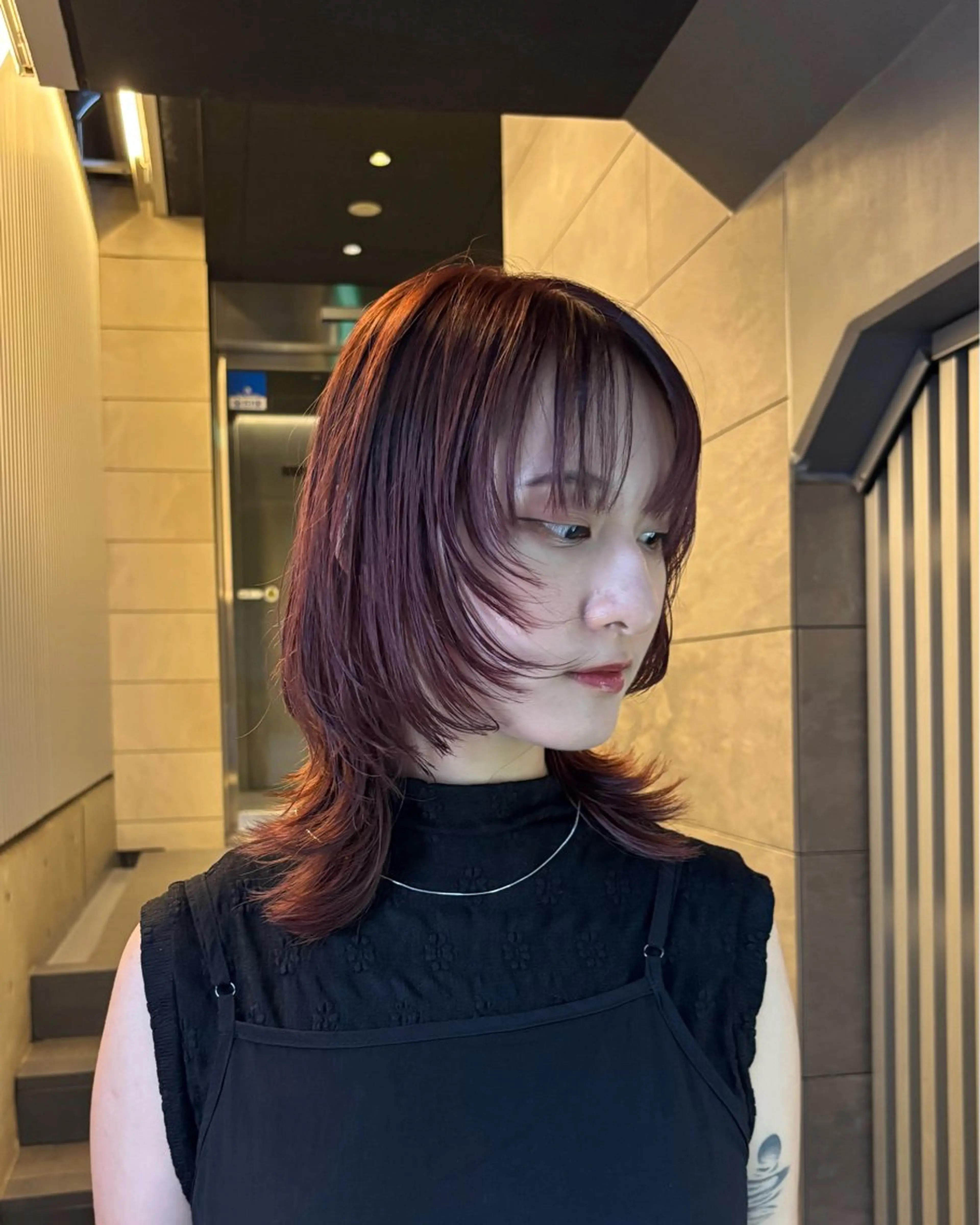 【 平日限定メニュー💡 】レディースウルフカット➕カラーの写真