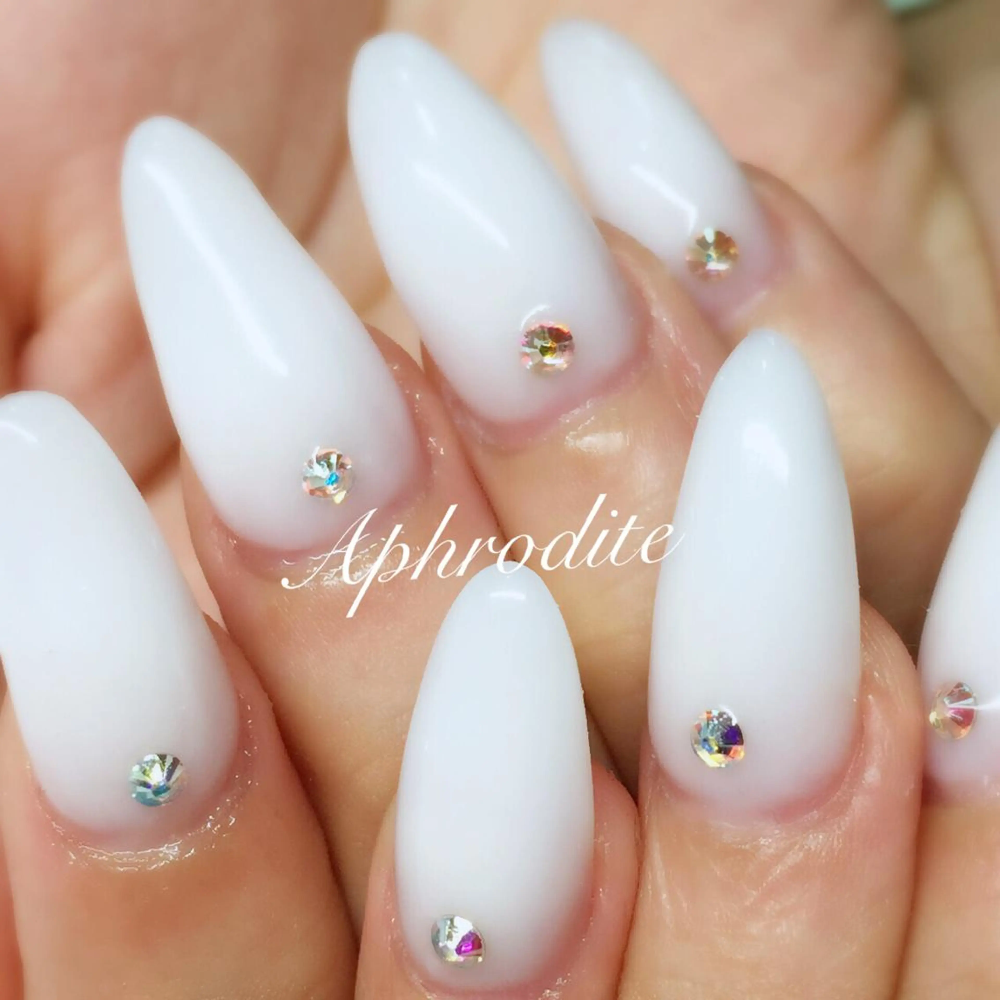 ネイル スカルプネイル シンプルネイル APHRODITE Nagisaのネイルデザイン