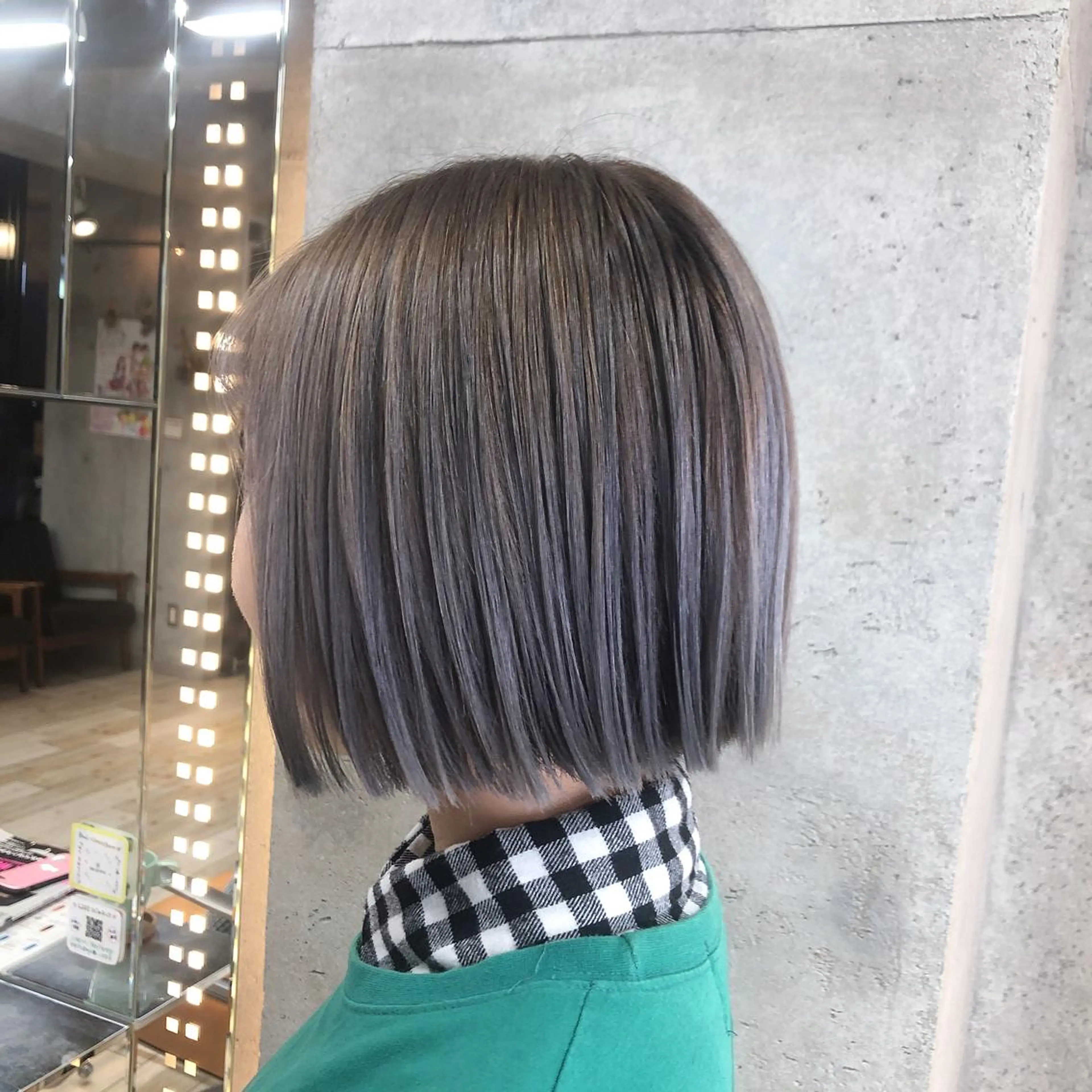 ショート カラー アディクシーカラー アッシュ シルバー シルバーアッシュ ヘアカラー wakana 【ブリーチカラー】のヘアスタイル