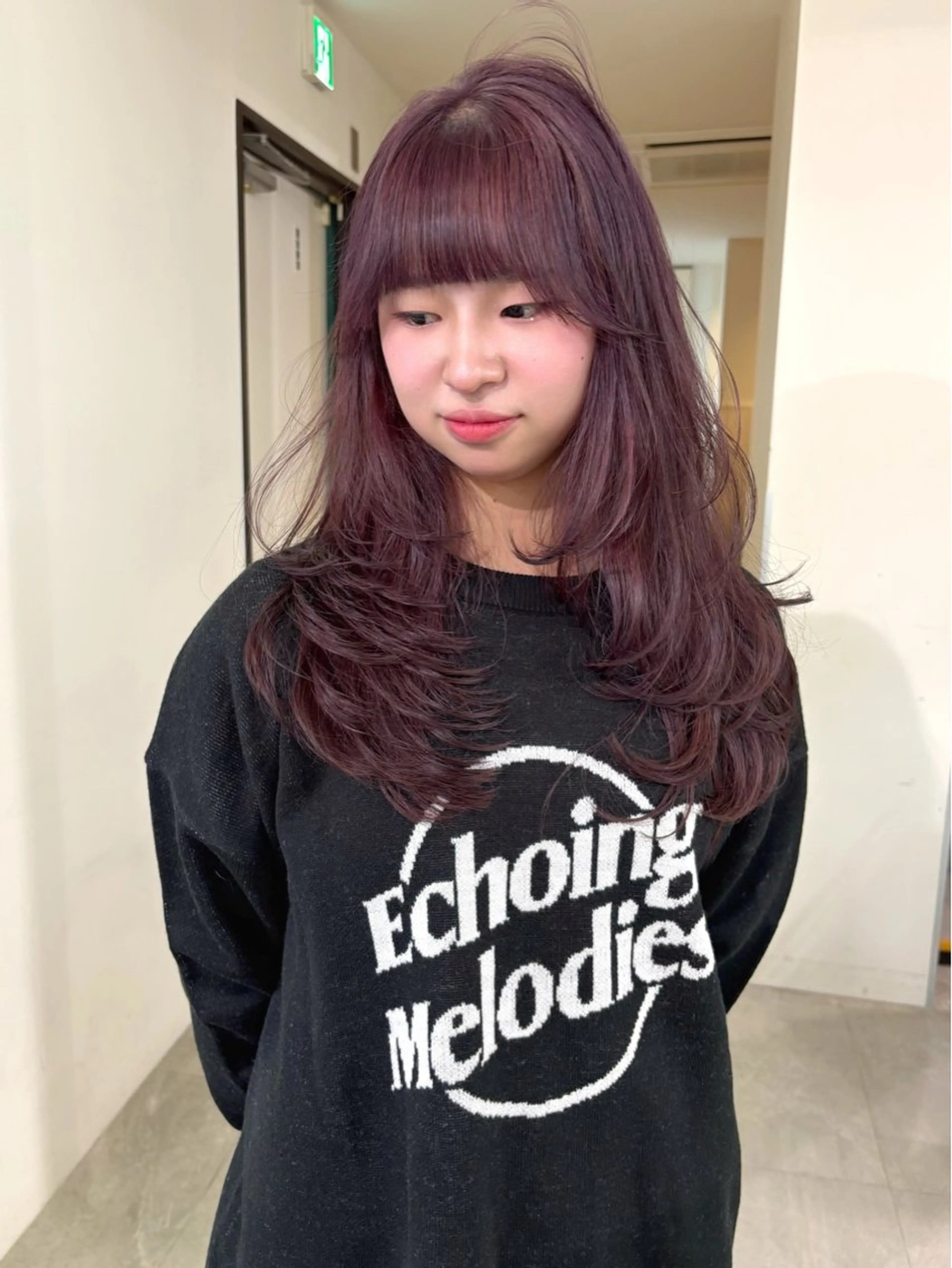 ロング カラー 黒髪 ブリーチ 卒業式のヘアスタイル レイヤーカット カット ヘアカラー mizuki/ピンク ベージュ.レイヤーのヘアスタイル