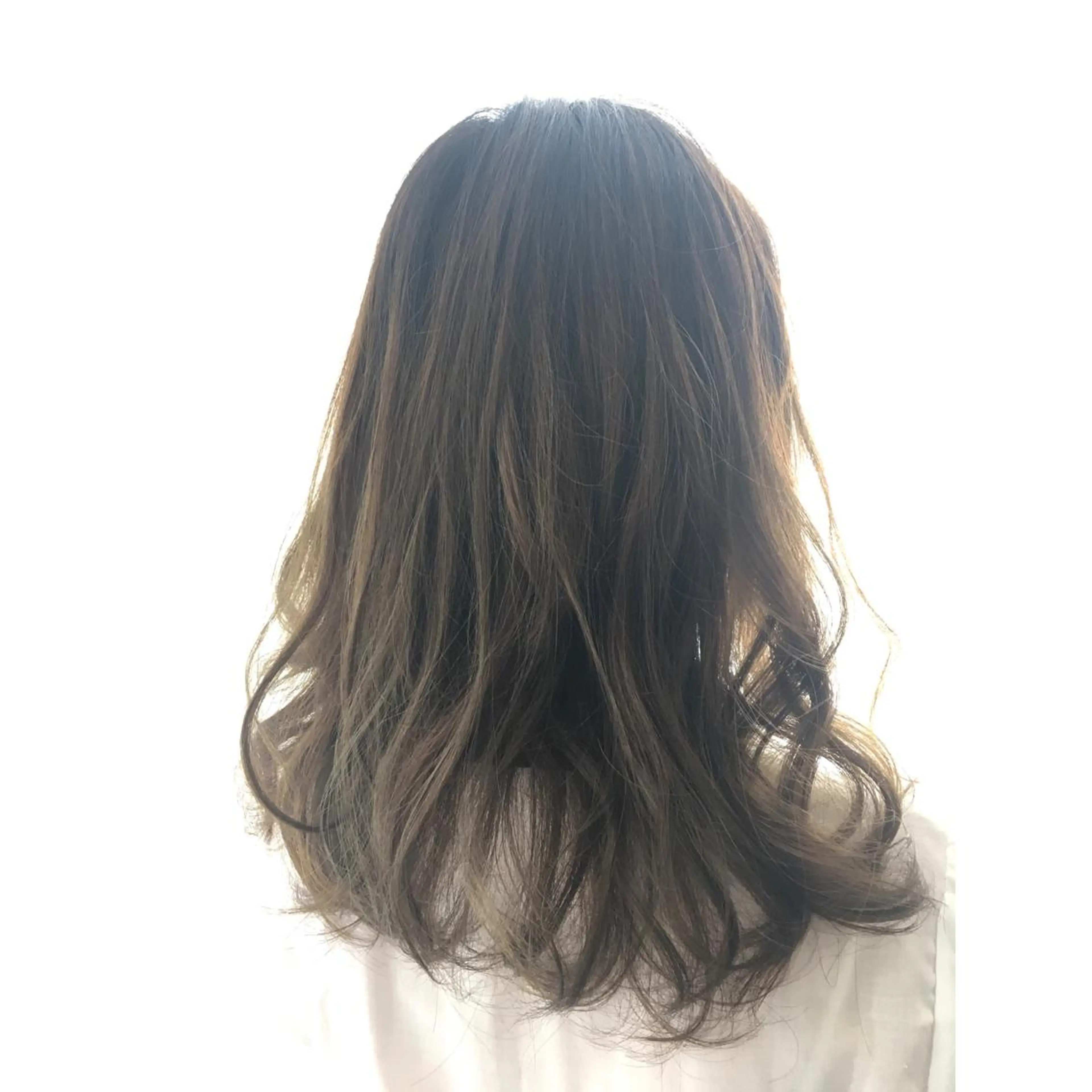 セミロング カラー タナカ マナミのヘアスタイル