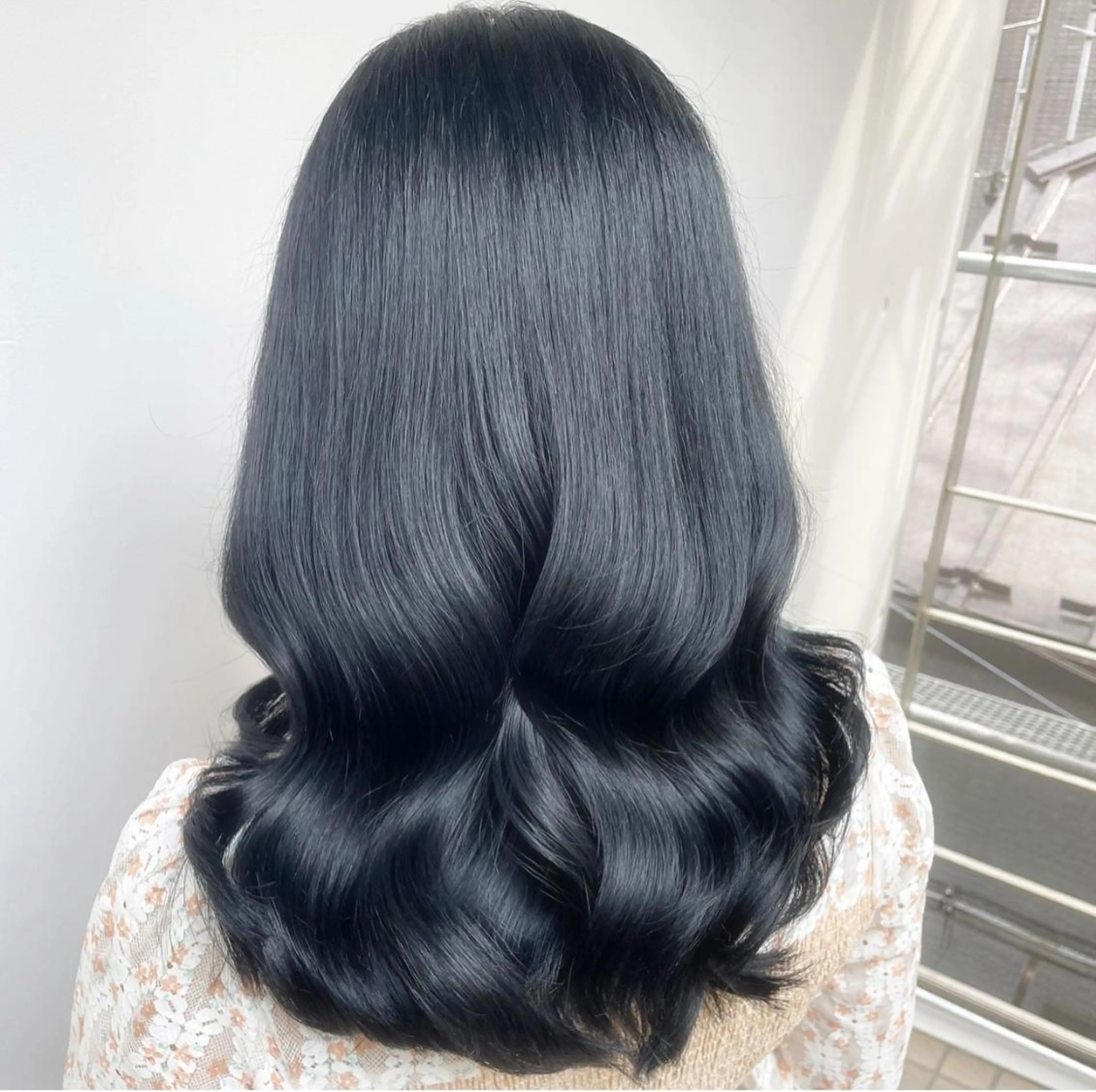 セミロング カラー アディクシーカラー ベージュカラー 黒髪 ブリーチ ブルーカラー ヘアカラー トリートメント 藤澤 夏実/インナーカラーのヘアスタイル