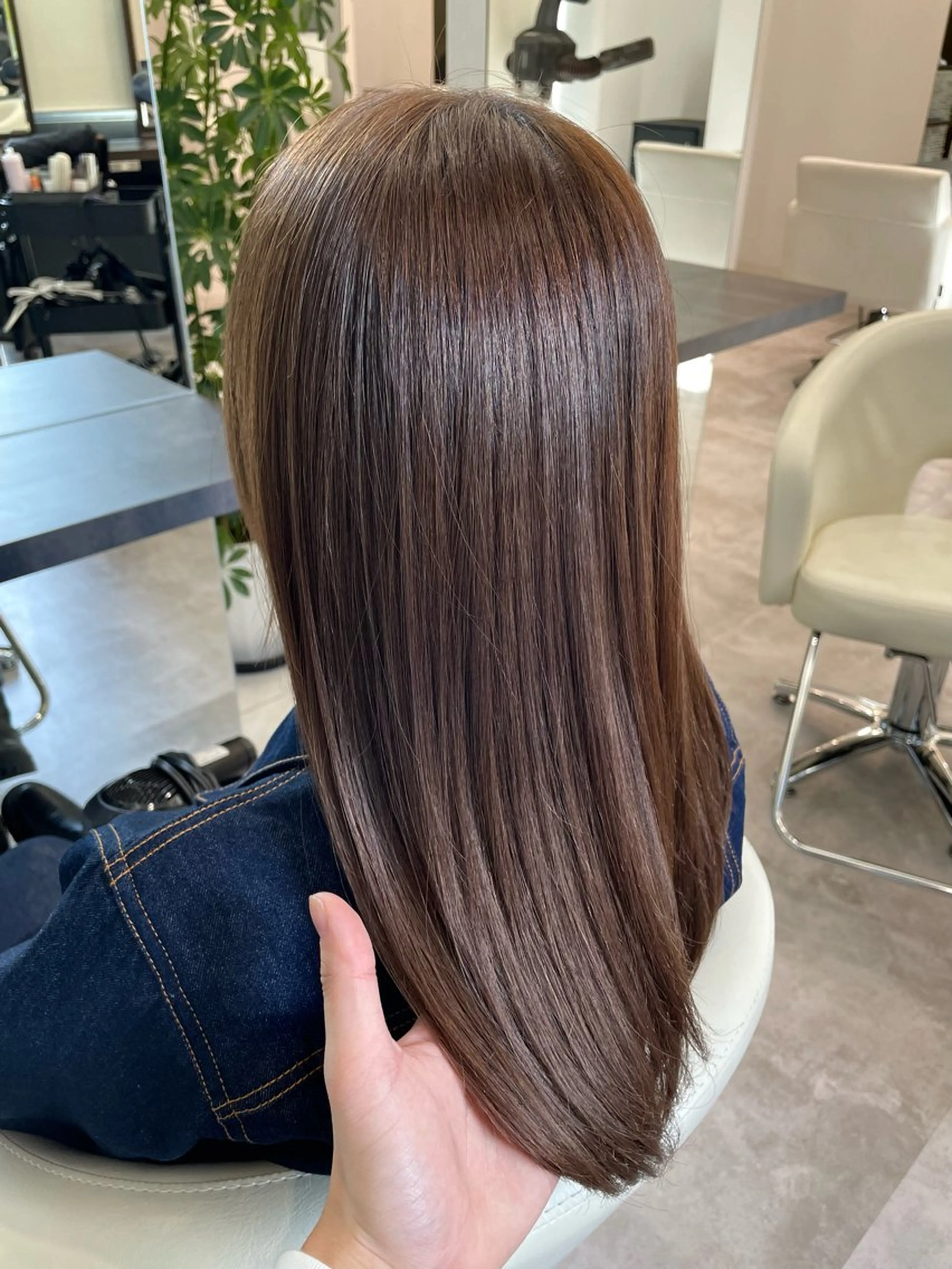 ミディアム トリートメント 艶カラー/レイヤー カット✂️近澤瑠以のヘアスタイル