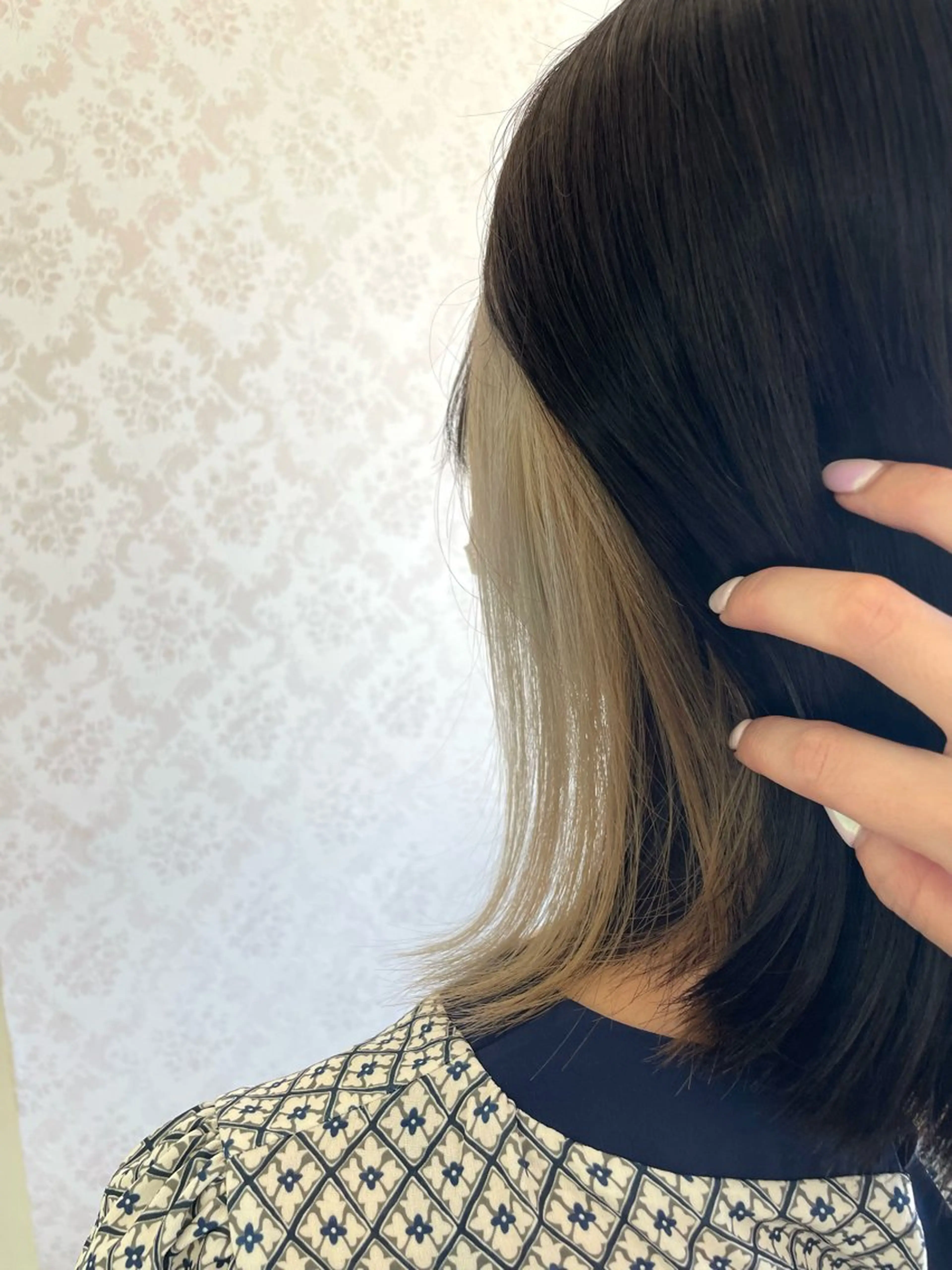 ショート カラー ヒヨシ ルナのヘアスタイル