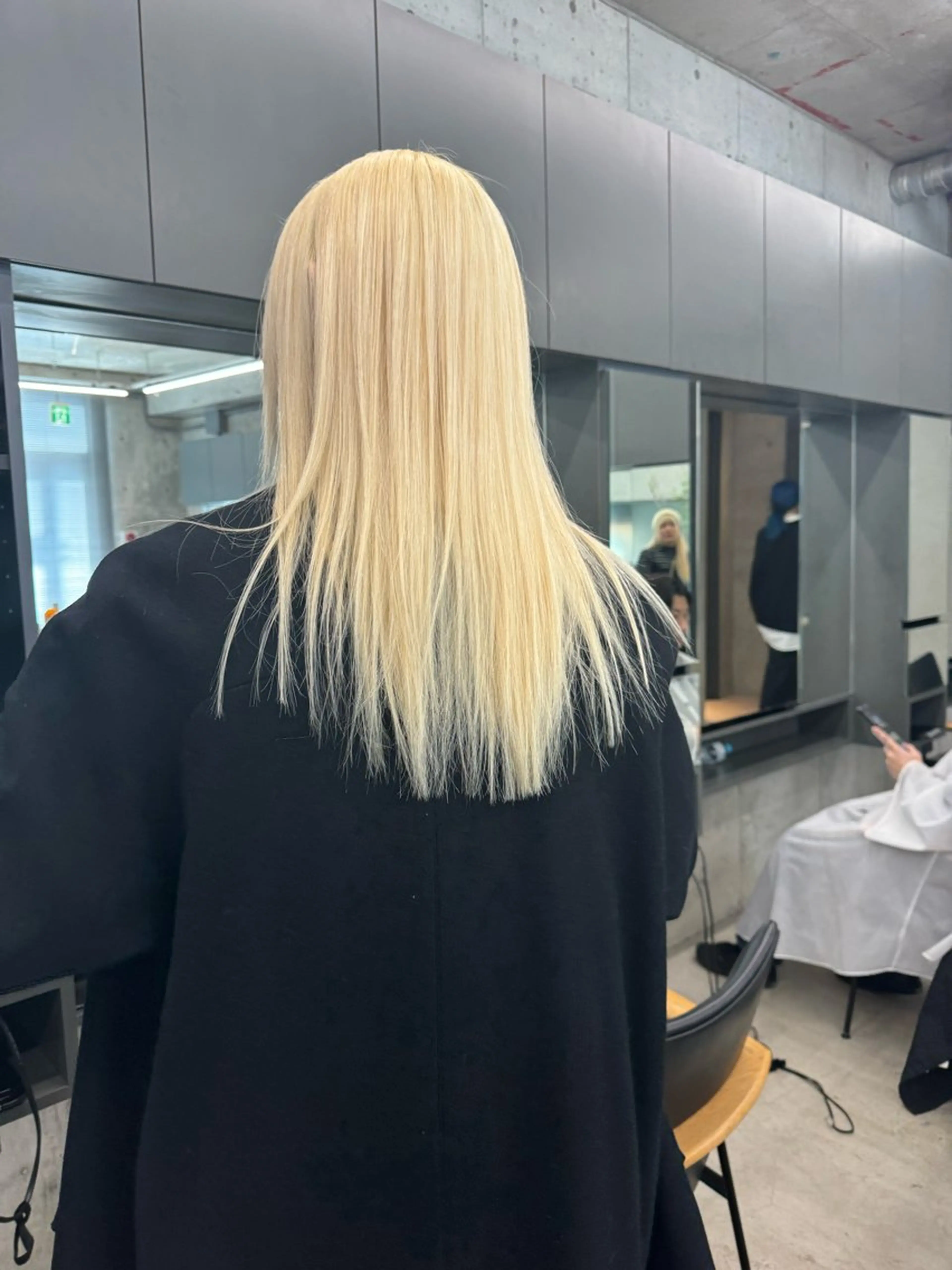 セミロング カラー ブロンド ヘアカラー トリートメント 🌈前田 ジュンのヘアスタイル