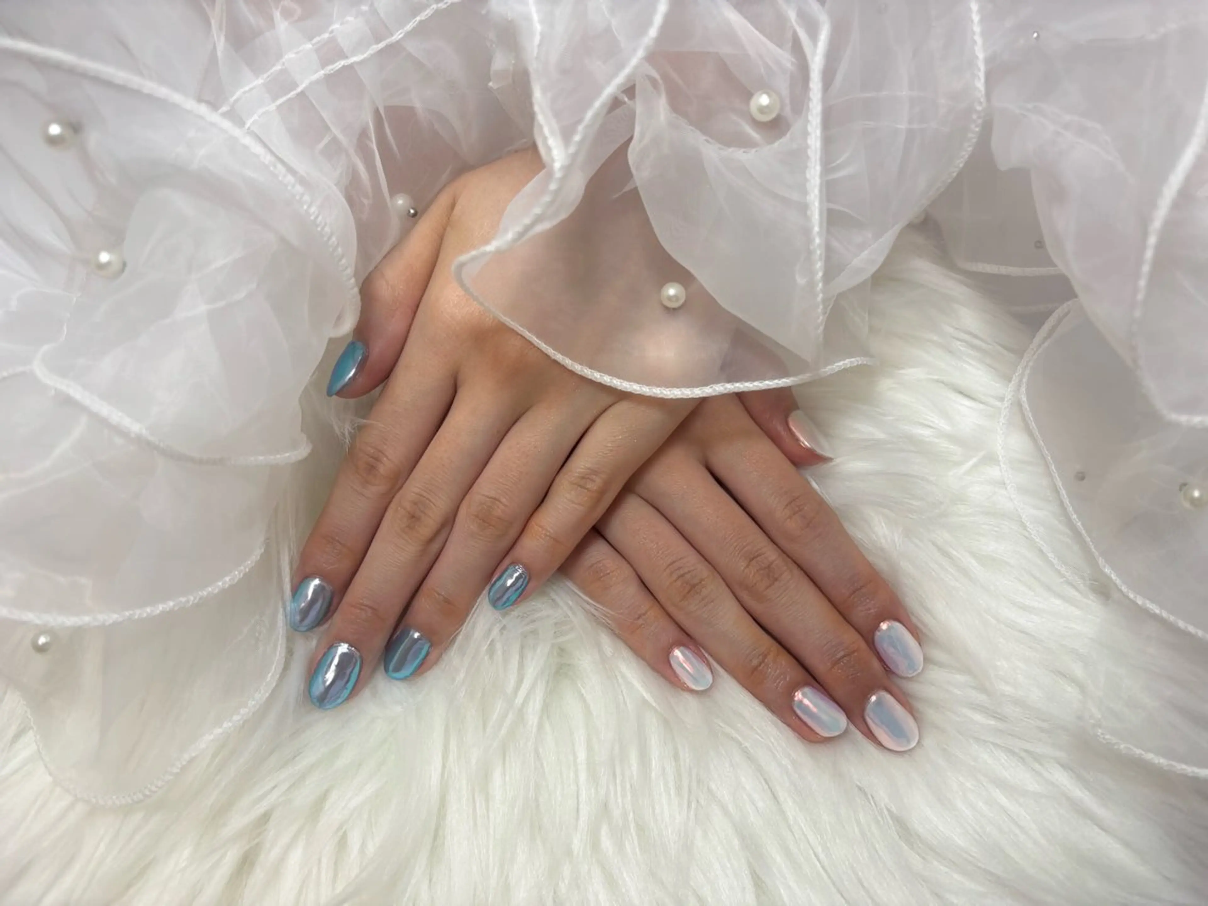 ネイル オーロラネイル ブルー ホワイト bel fiore Rinのネイルデザイン