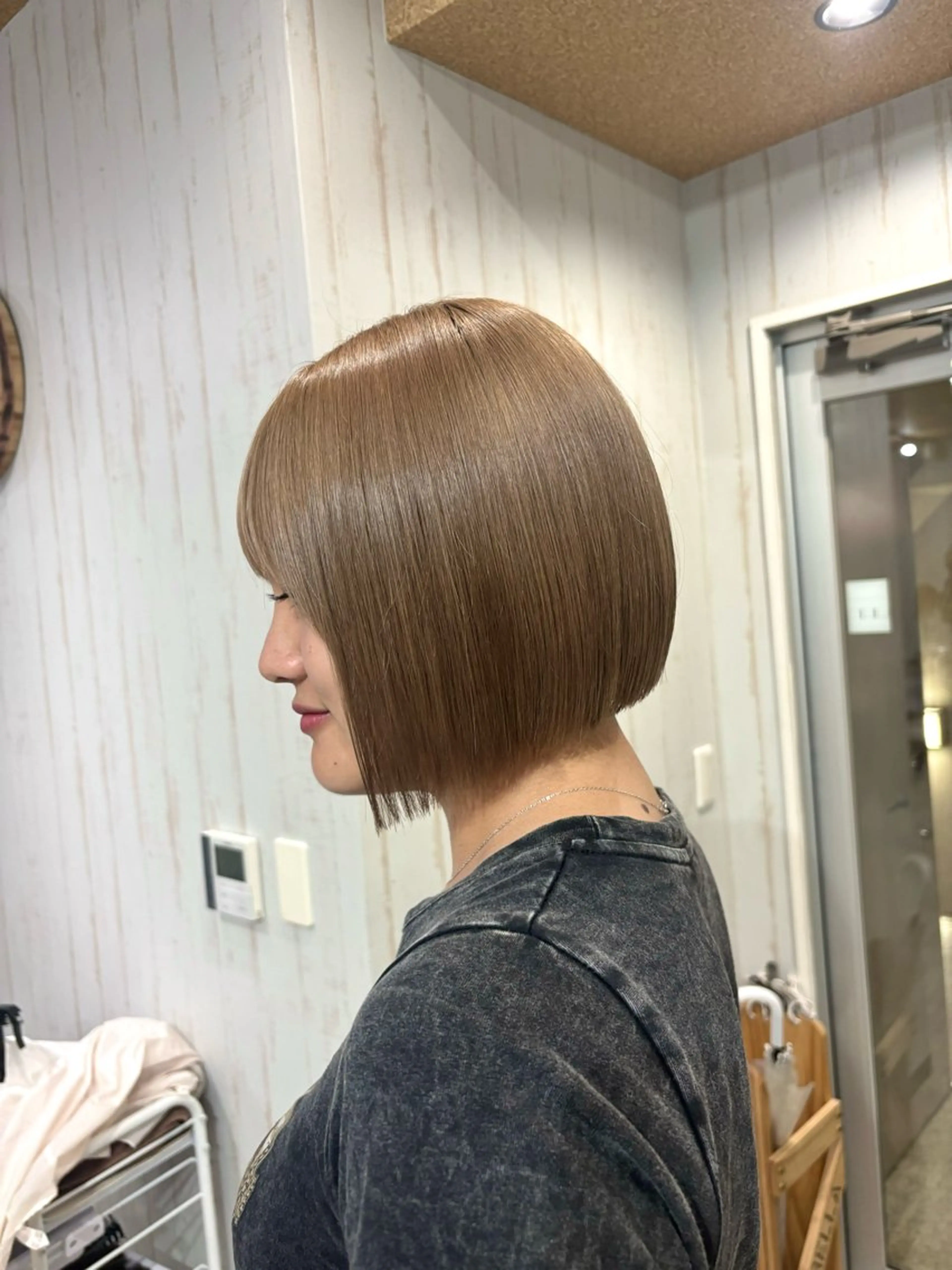 ショート ボブ 渋谷デザインカラー 🎀ハイトーンのヘアスタイル