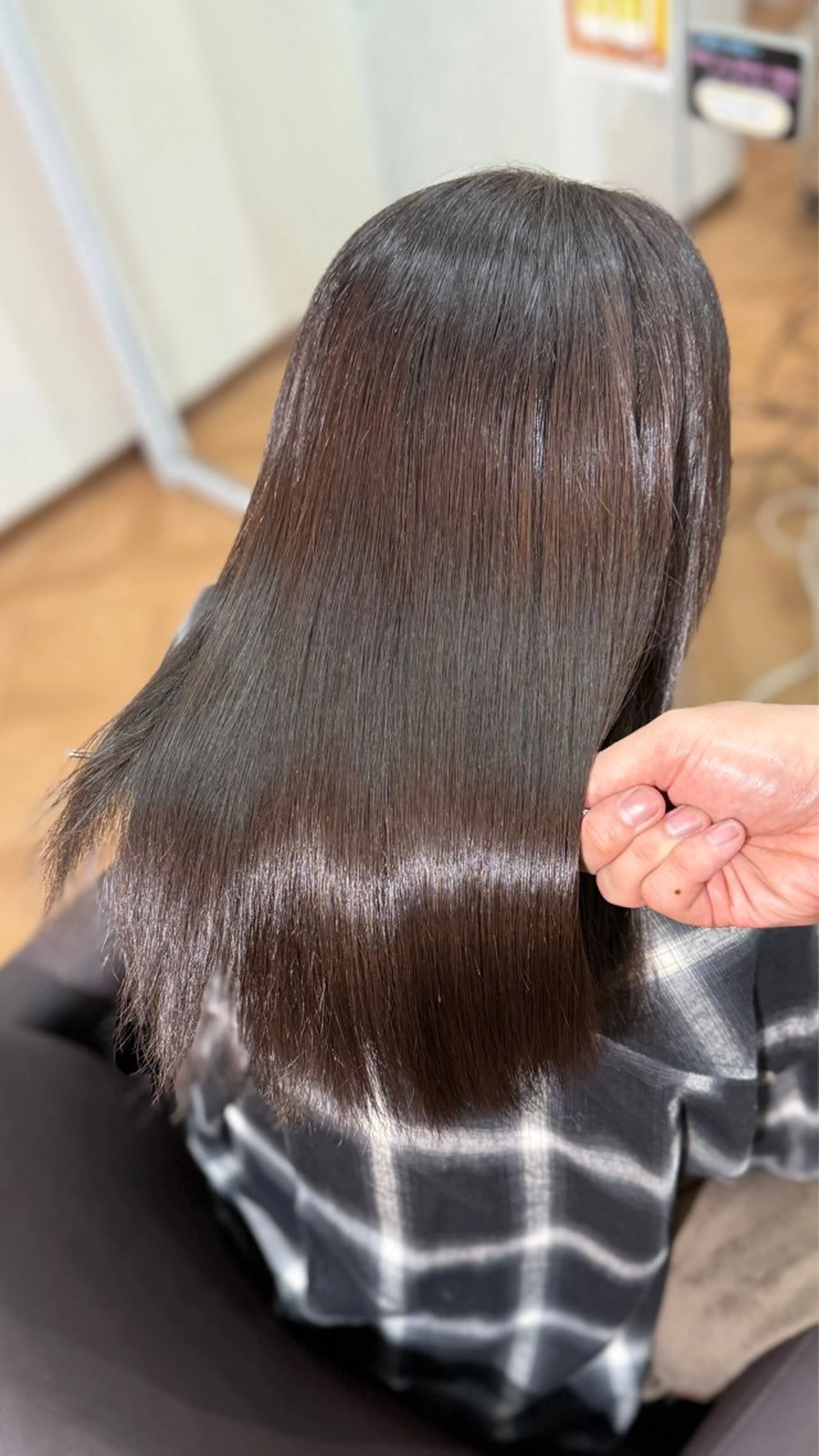 セミロング ヘアカラー トリートメント 髪質改善 晟之介のヘアスタイル