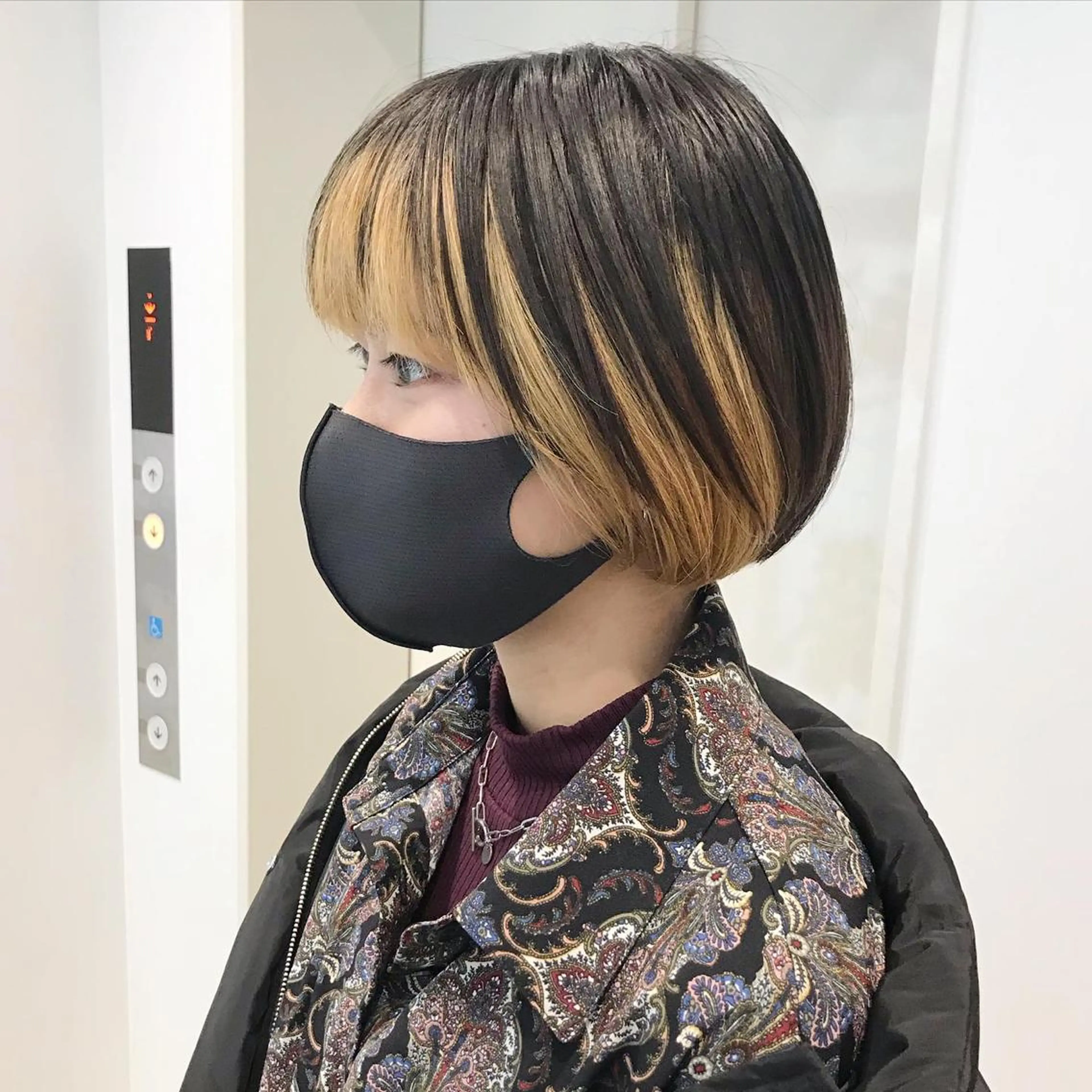 ショート ツートーンカラー ボブ カット ヘアカラー トリートメント ショートヘア💫 ハイトーン西田拓馬のヘアスタイル
