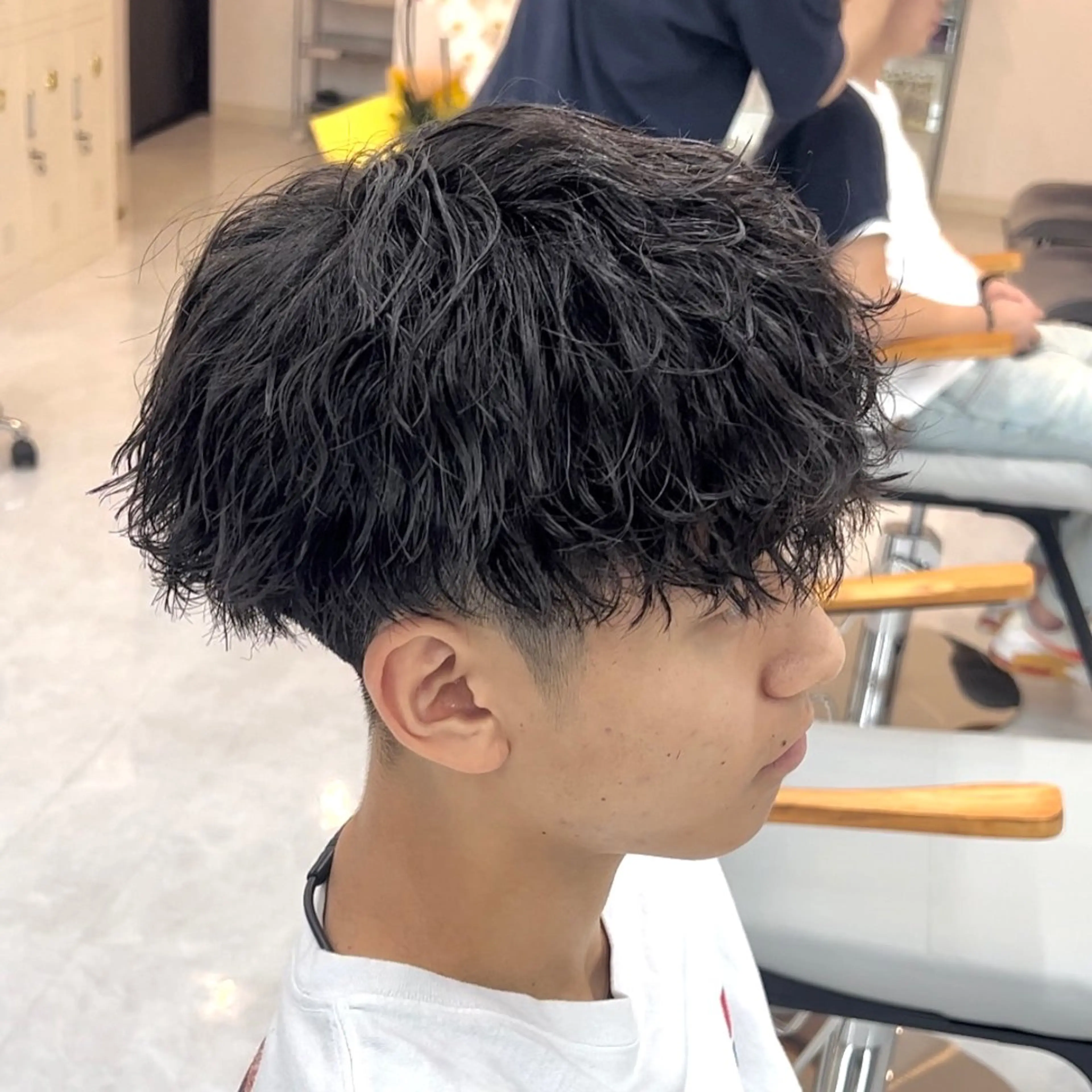 ショート パーマ ヘアアレンジ メンズ メンズパーマ 波巻きパーマ カット パーマ 飛田 楓信のヘアスタイル