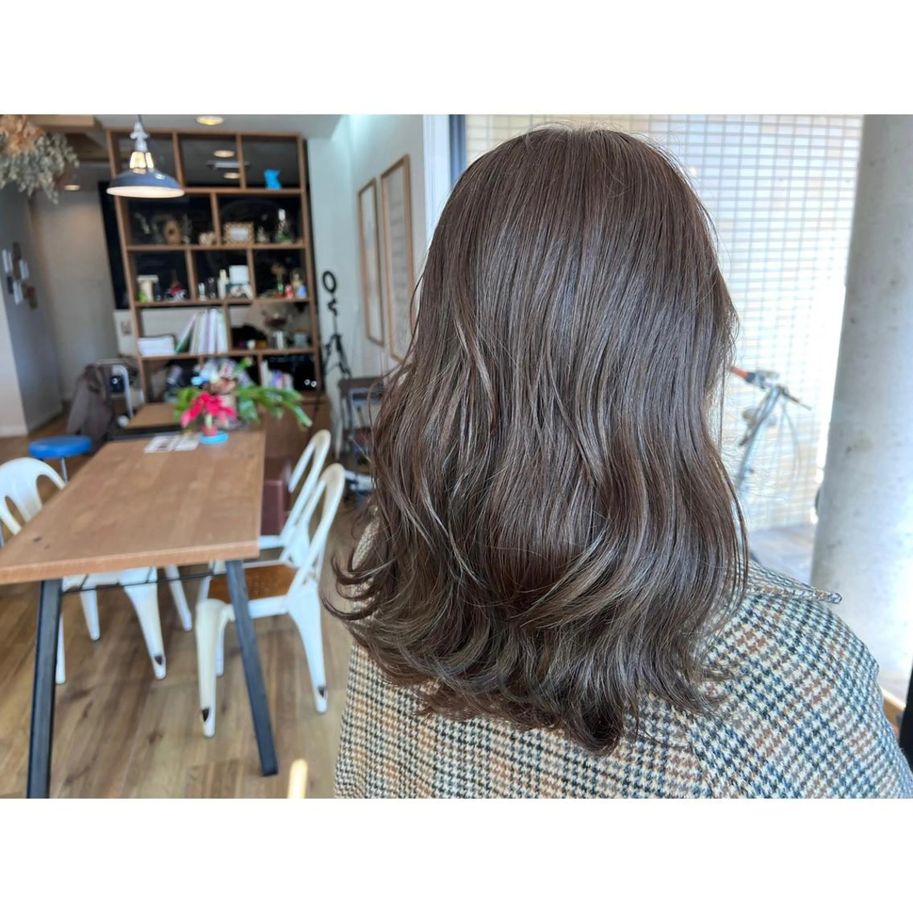 ロング カラー ブラウンカラー ヘアカラー トリートメント ツキダテ ユイのヘアスタイル