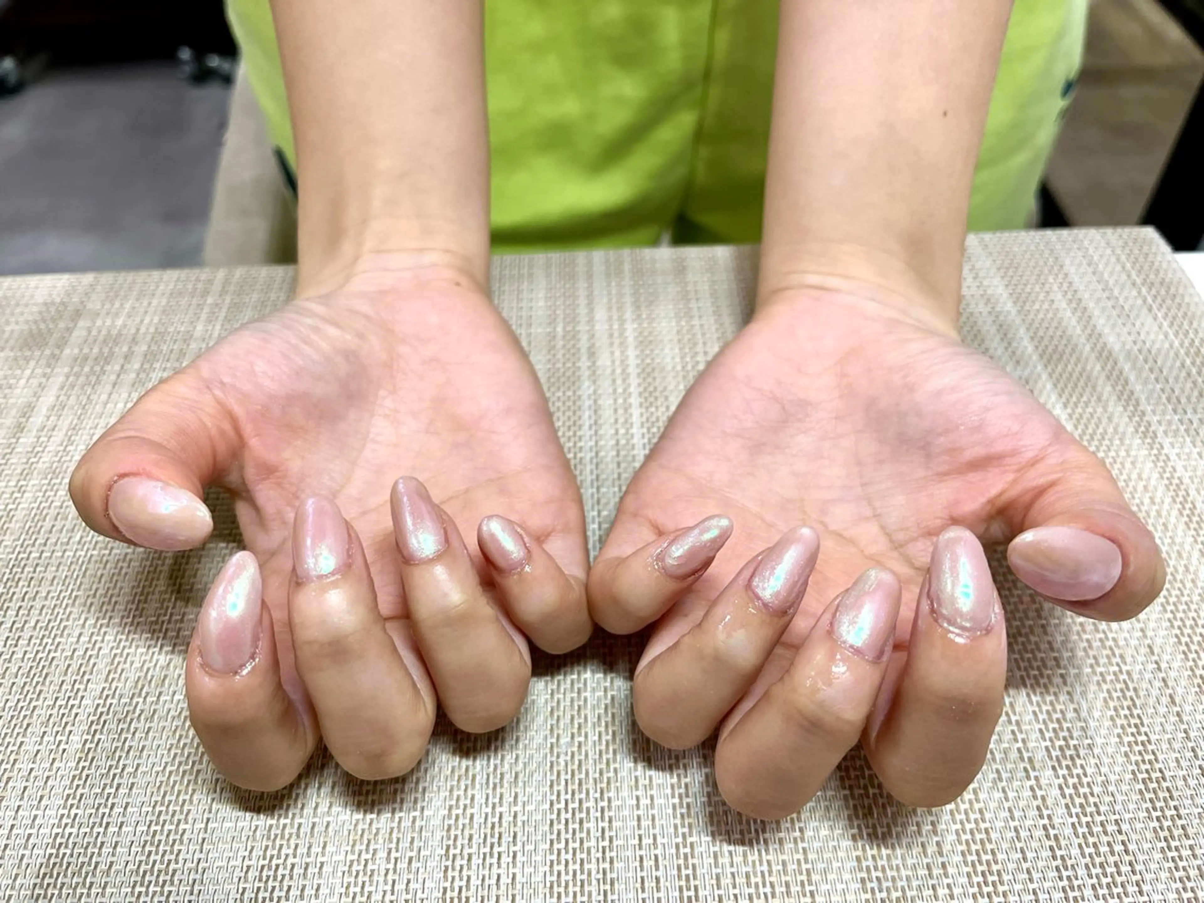 ネイル オーロラネイル ワンカラーネイル シンプルネイル ワンホンネイル N's Nailのネイルデザイン