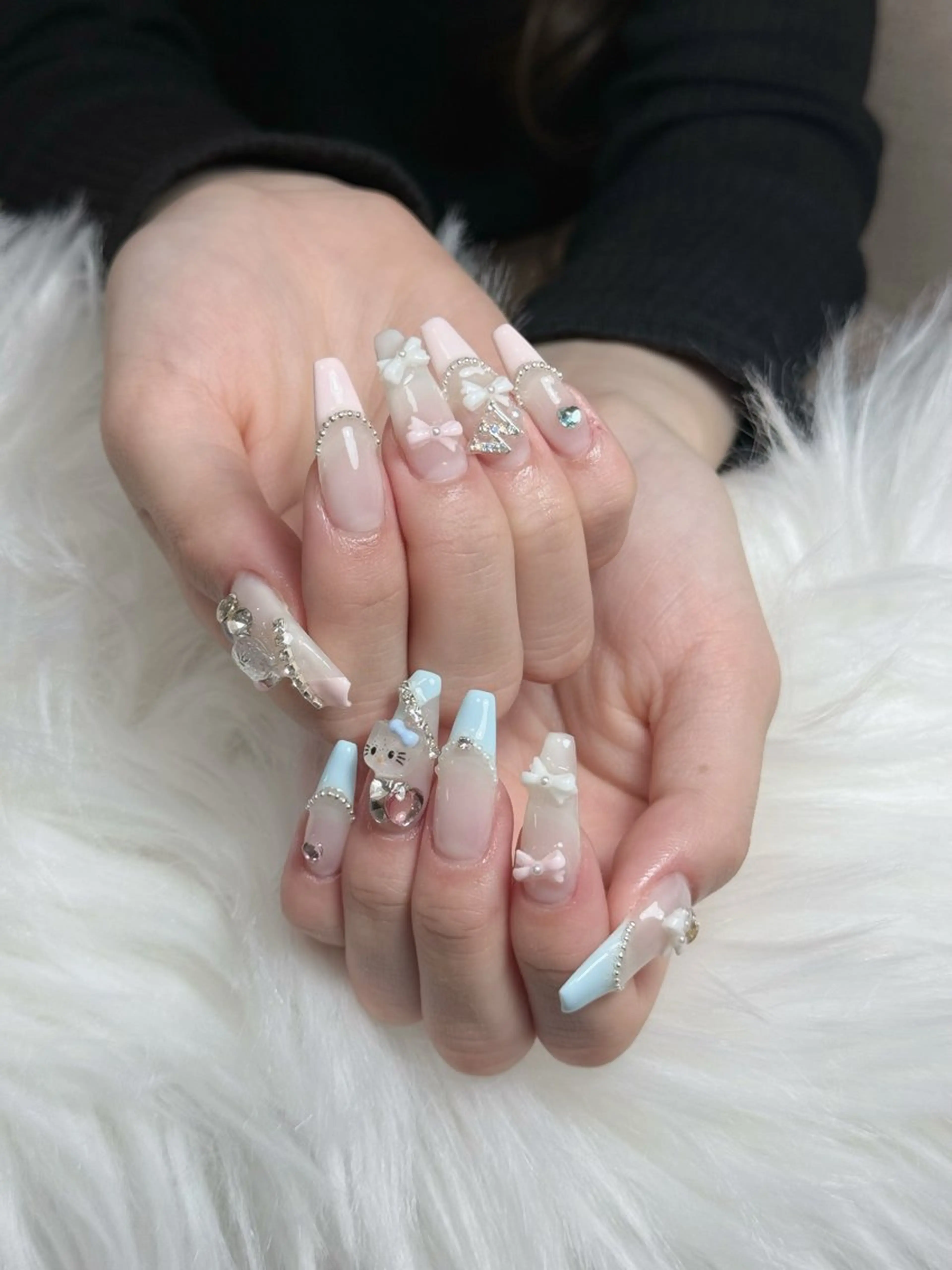 ネイル フレンチネイル ジェルネイル キラキラネイル 韓国ネイル マグネットネイル Julli nail studio所属・Julli NailStudioのネイルデザイン